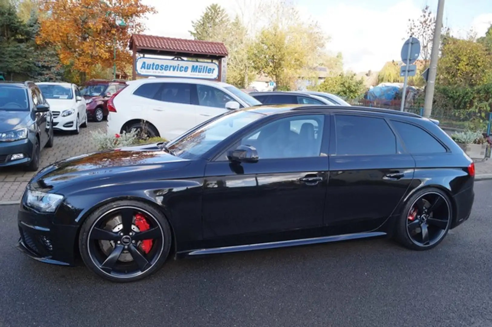 Audi RS4 Avant V8 331kw Leder-P.Dach-Kamera-Navi uvm Schwarz - 2