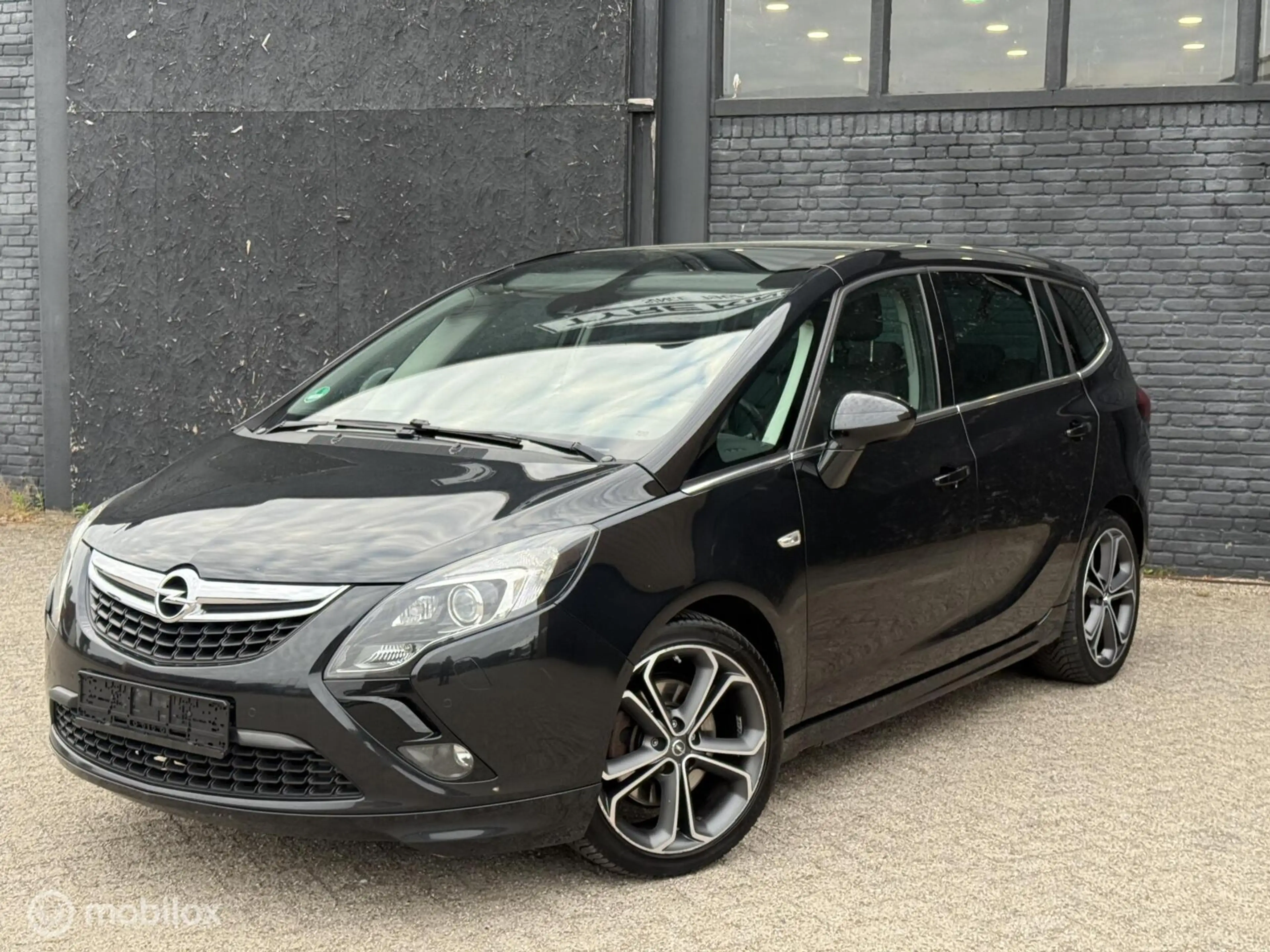 Opel Zafira Tourer 2.0 CDTI Design Edition 7p. — photo 2