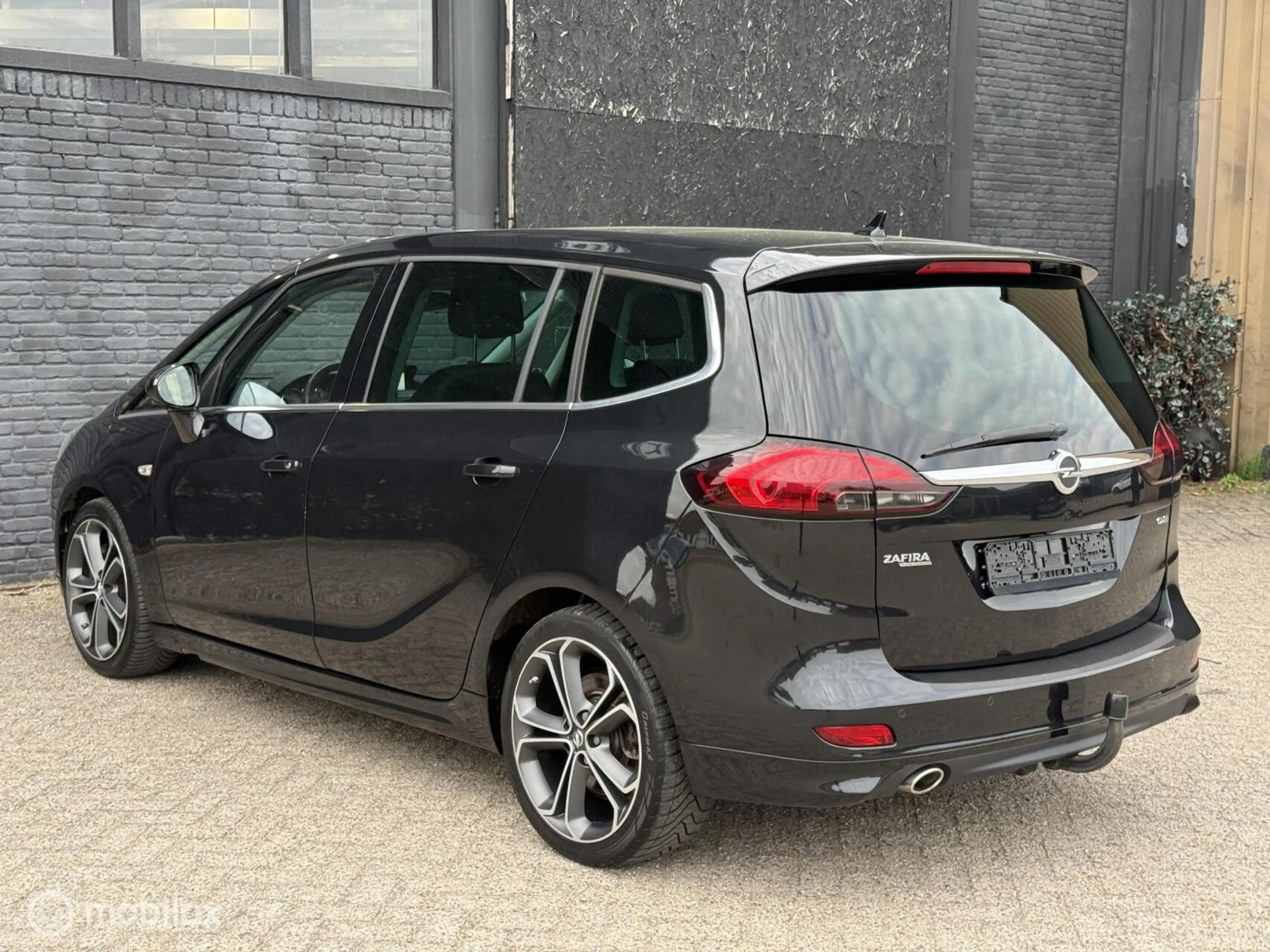 Opel Zafira Tourer 2.0 CDTI Design Edition 7p. — photo 3