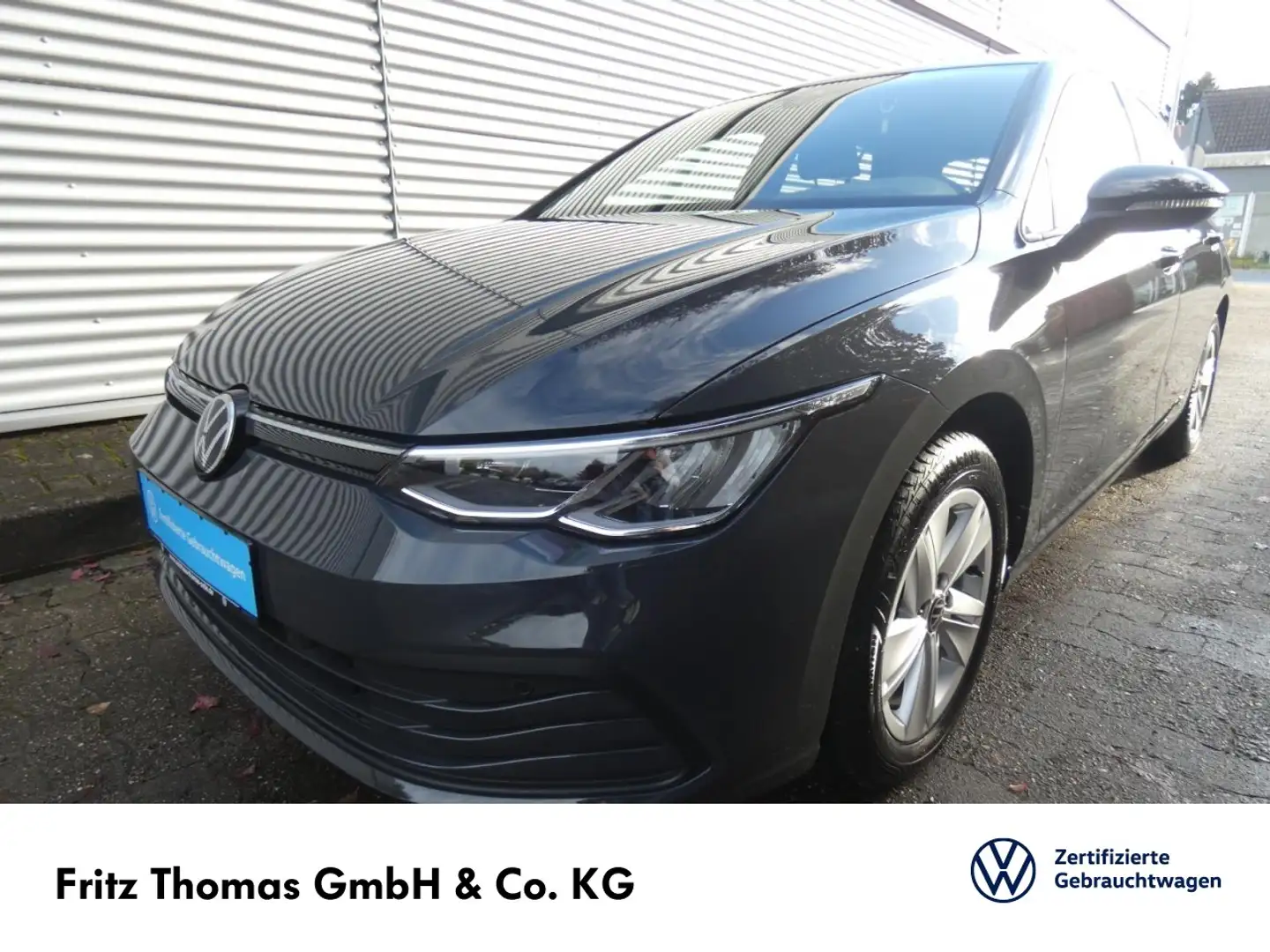 Volkswagen Golf VIII 2.0 TDI DSG Life LED Navi AHK PDC SHZ Klima Grau - 2