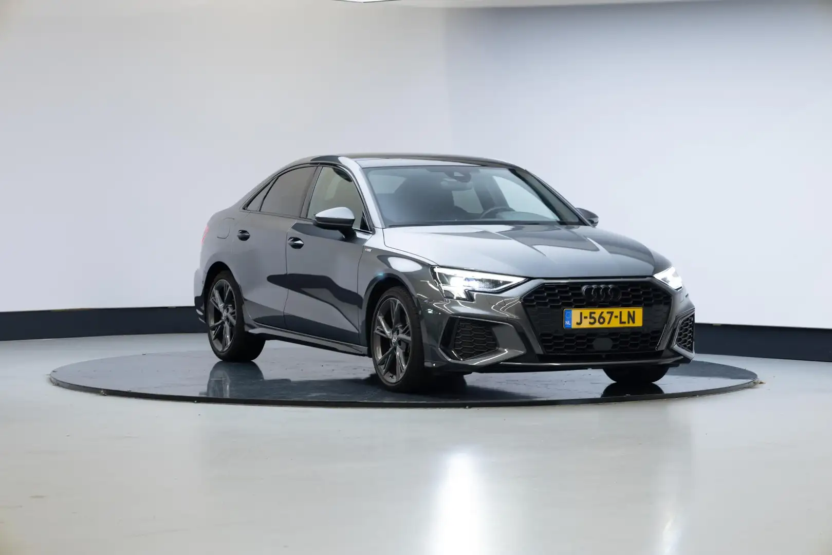 Audi A3 Limousine 35 TFSI S edition | Panoramadak | Optiek Grigio - 1