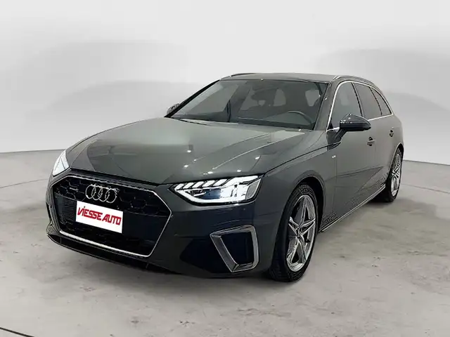 Audi A4 A4  quattro S LINE