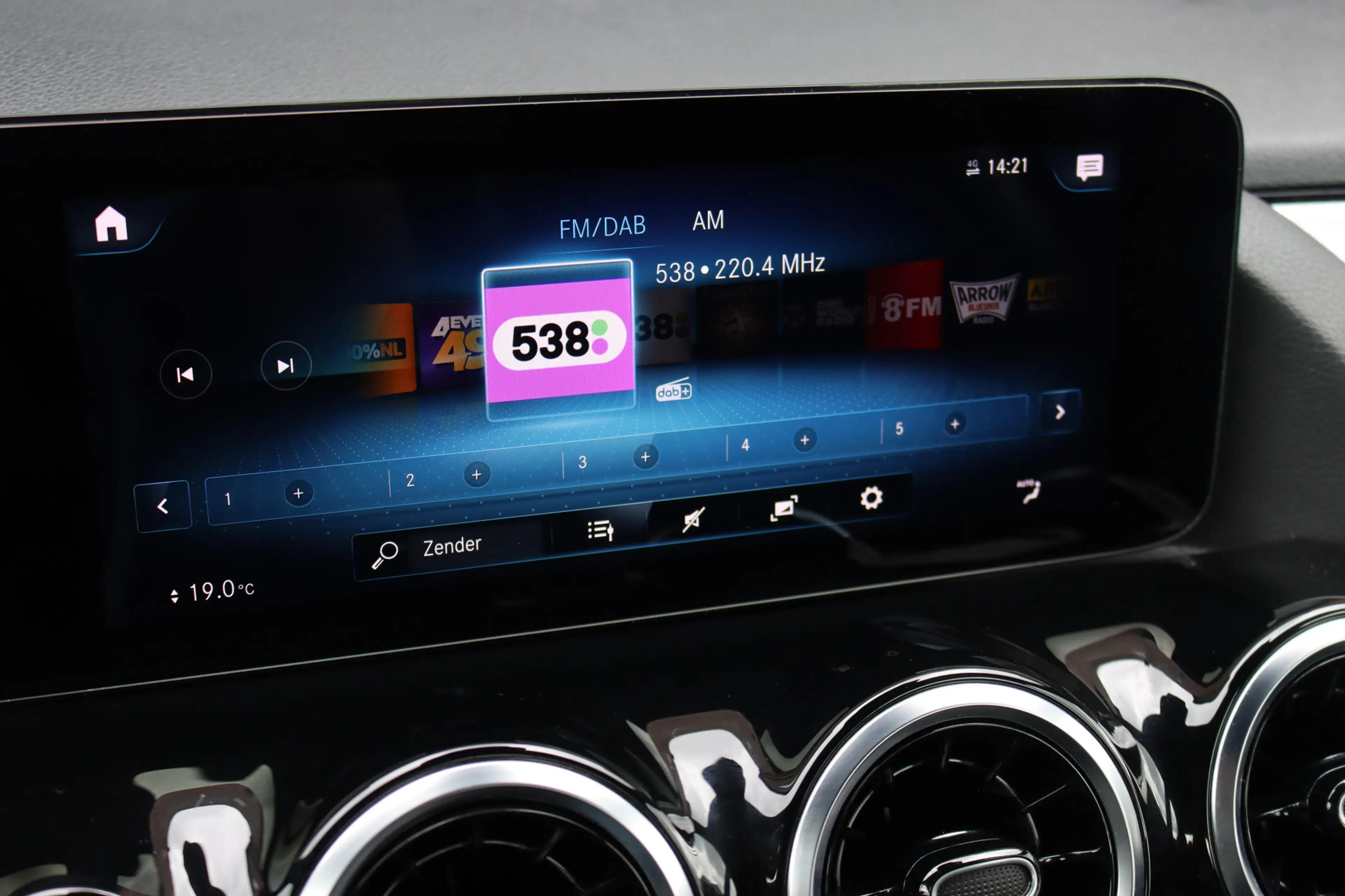 Mercedes-Benz GLA 250 e Luxury Line | Augmented Reality | Stoelverwarmin — photo 35