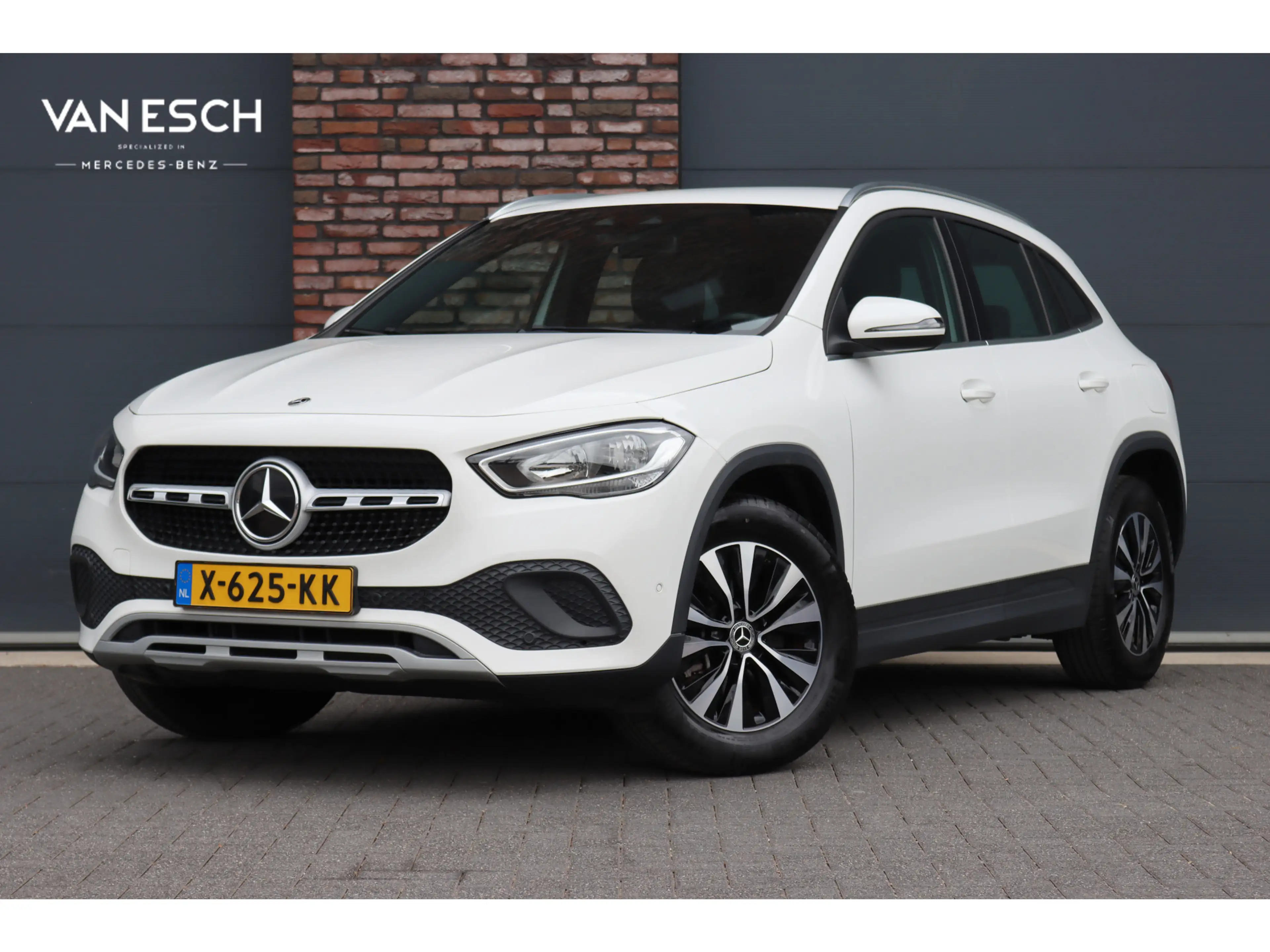 Mercedes-Benz GLA 250 e Luxury Line | Augmented Reality | Stoelverwarmin