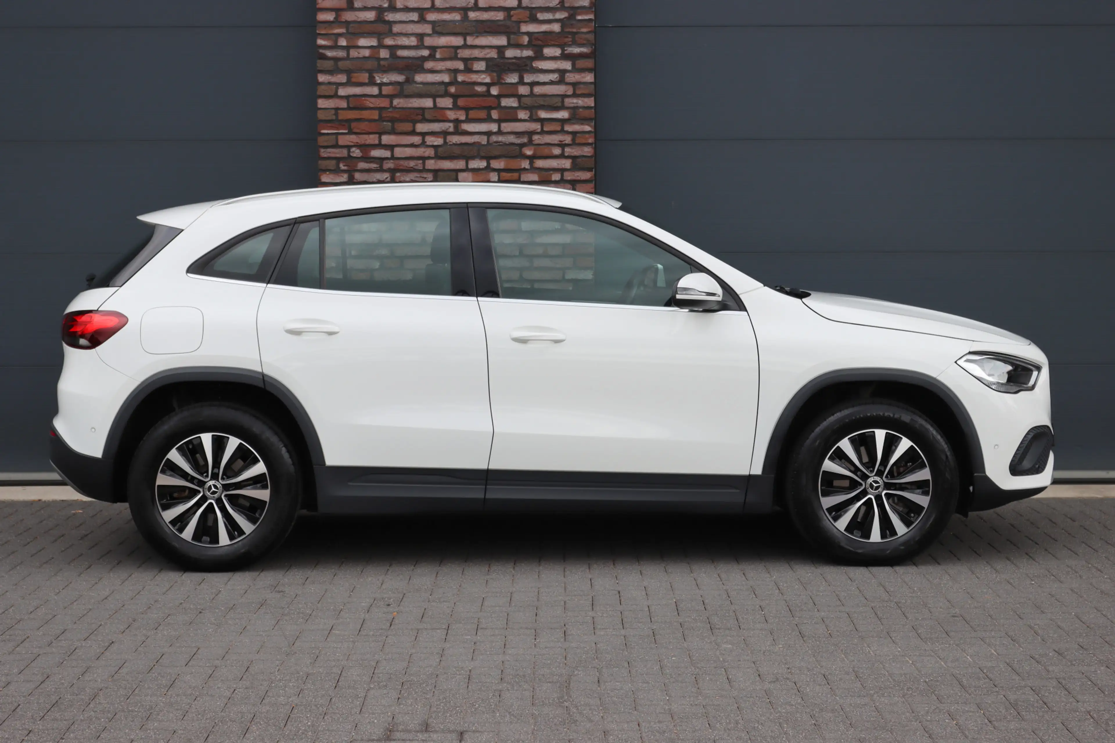 Mercedes-Benz GLA 250 e Luxury Line | Augmented Reality | Stoelverwarmin — photo 11