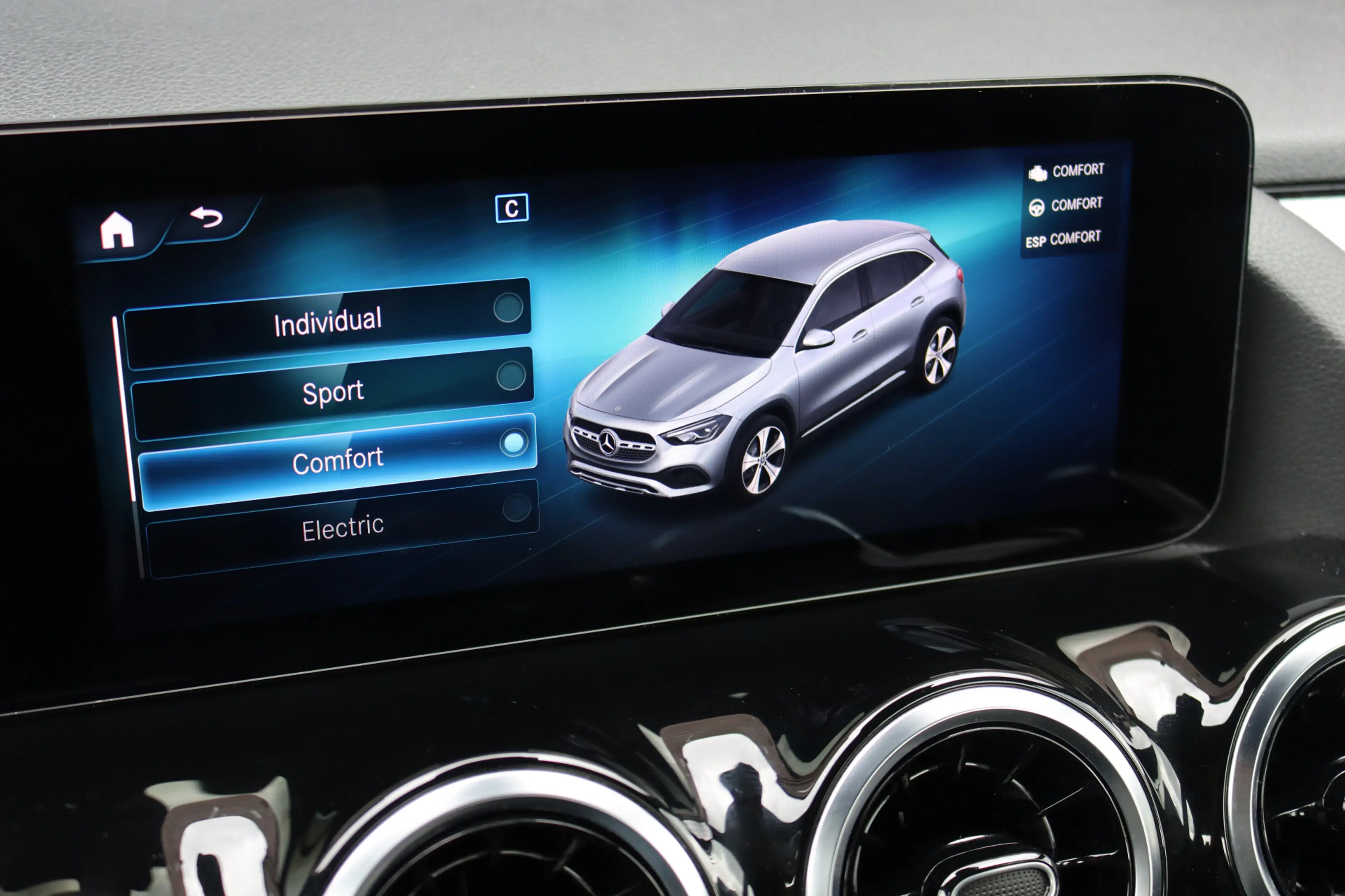 Mercedes-Benz GLA 250 e Luxury Line | Augmented Reality | Stoelverwarmin — photo 30