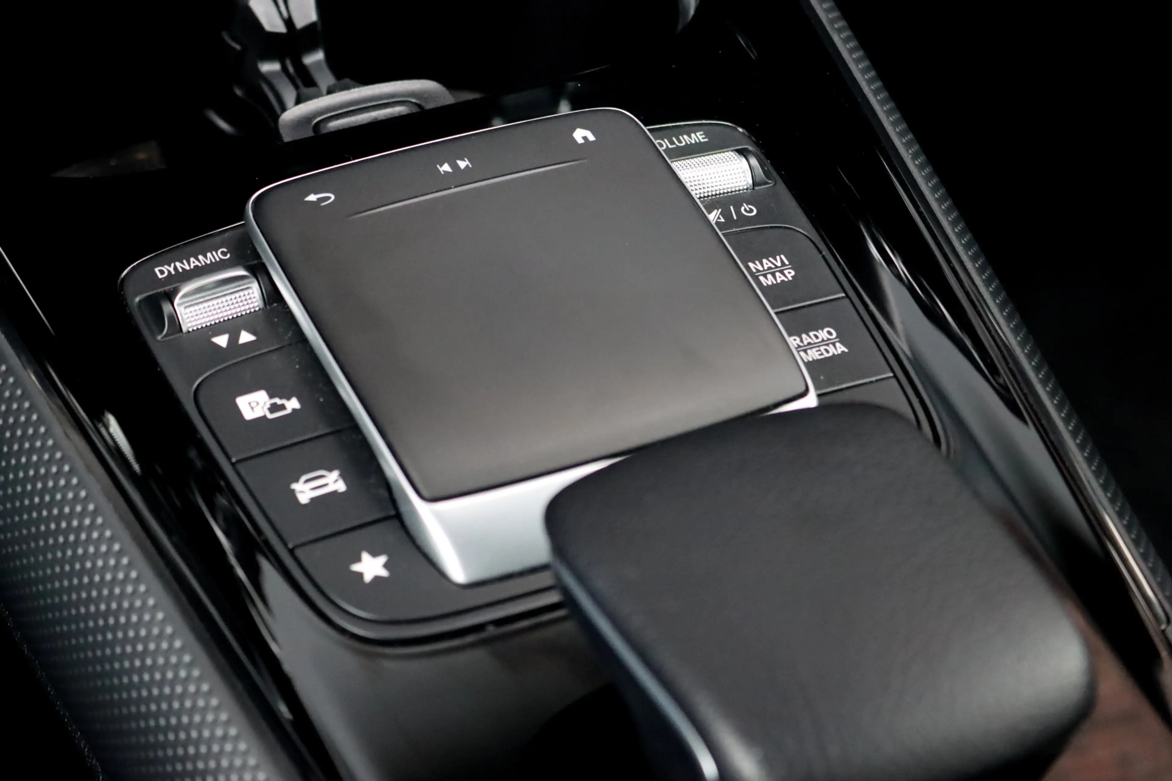 Mercedes-Benz GLA 250 e Luxury Line | Augmented Reality | Stoelverwarmin — photo 29
