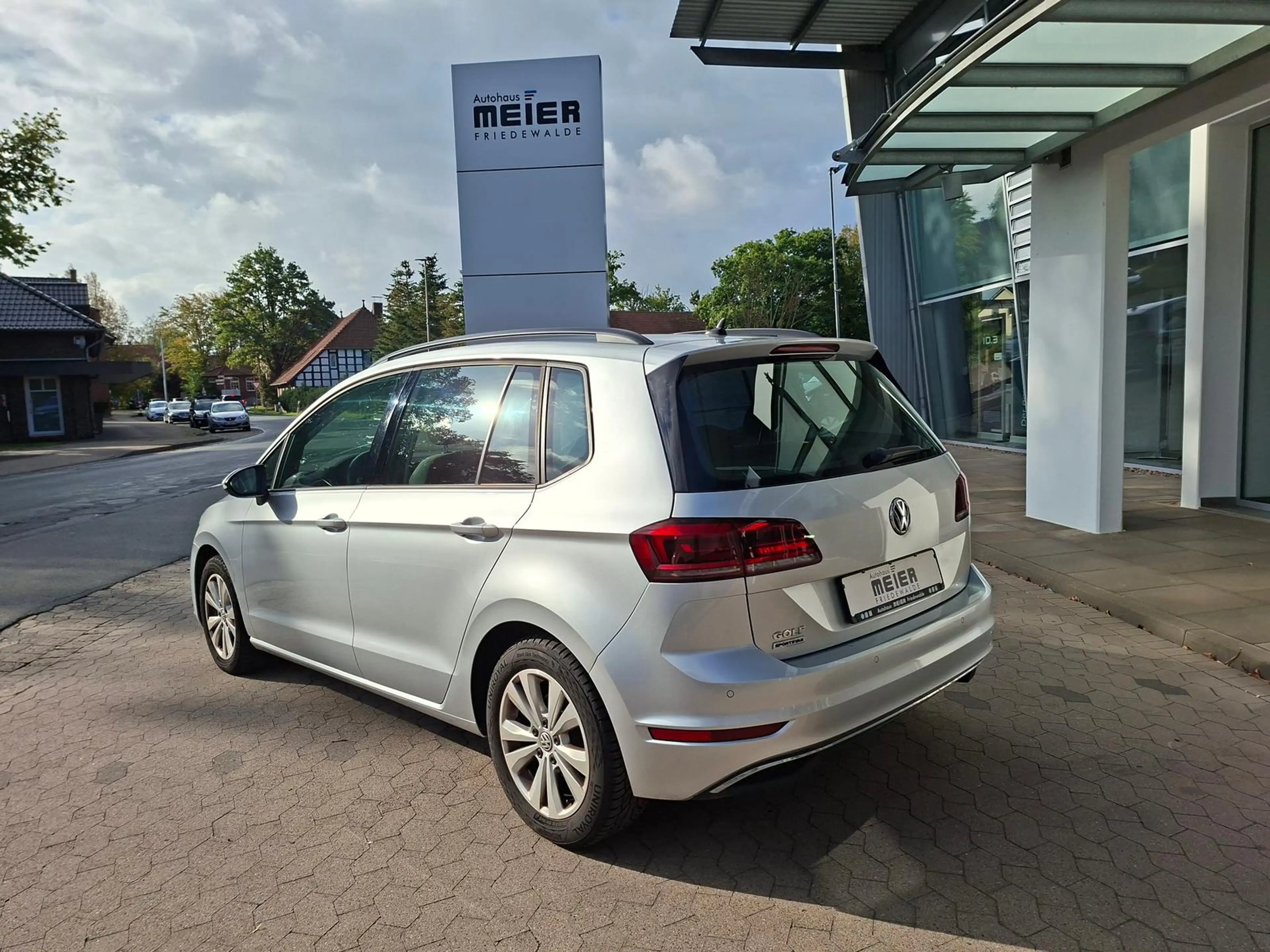 Volkswagen Golf Sportsvan 1.5 TSI Comfortline Scheckheft — photo 8
