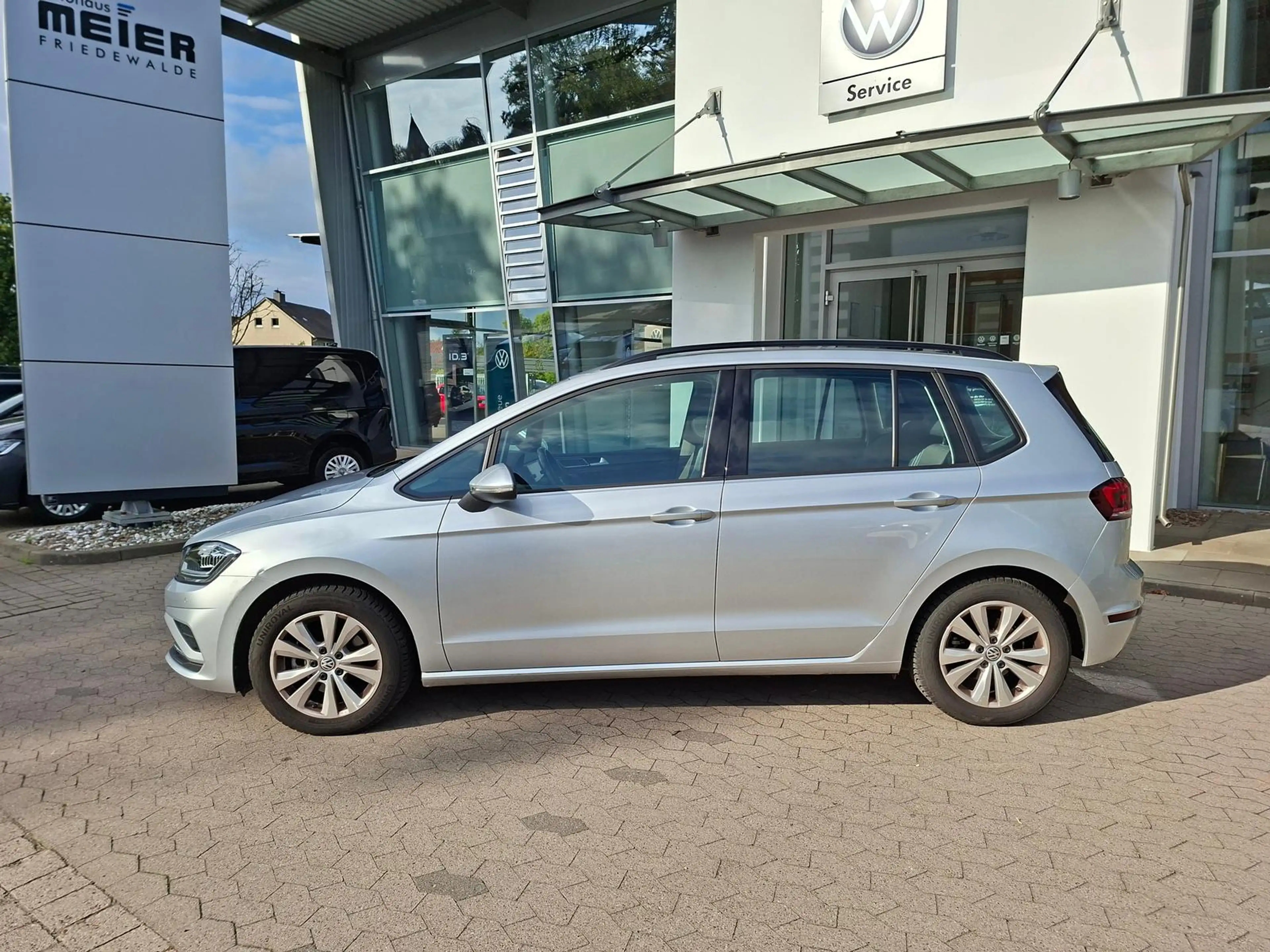 Volkswagen Golf Sportsvan 1.5 TSI Comfortline Scheckheft — photo 9