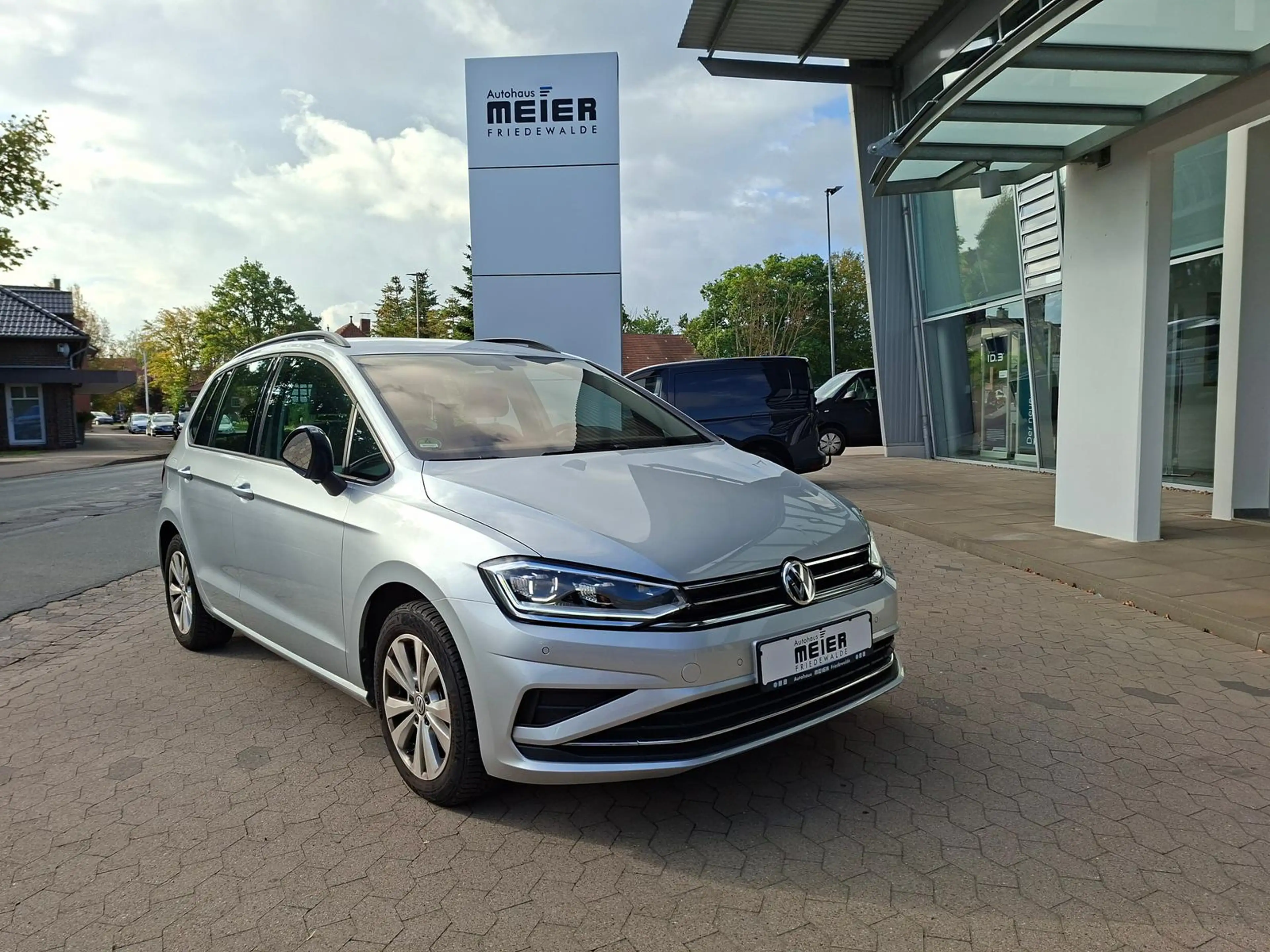 Volkswagen Golf Sportsvan 1.5 TSI Comfortline Scheckheft — photo 4