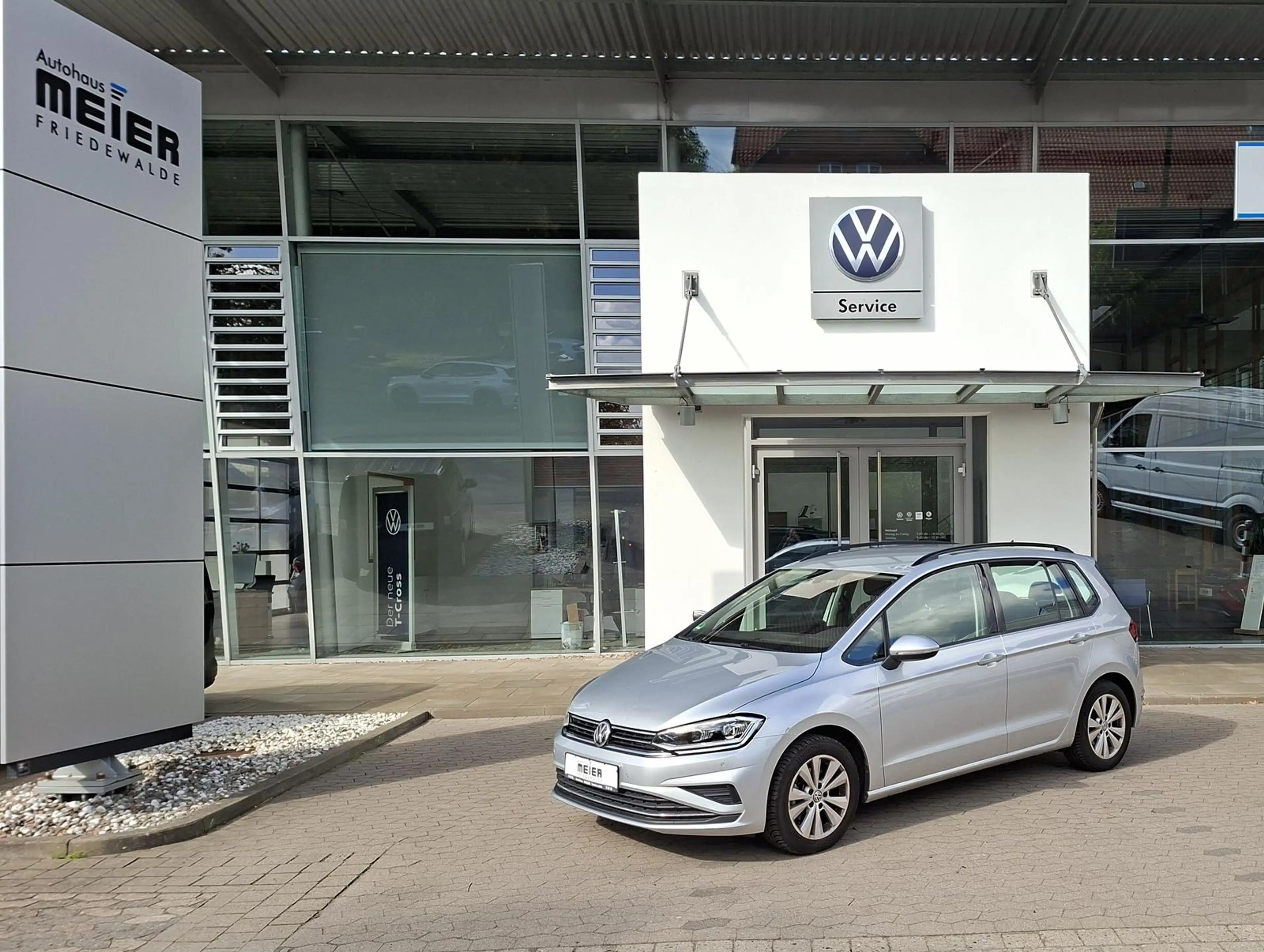 Volkswagen Golf Sportsvan 1.5 TSI Comfortline Scheckheft — photo 2