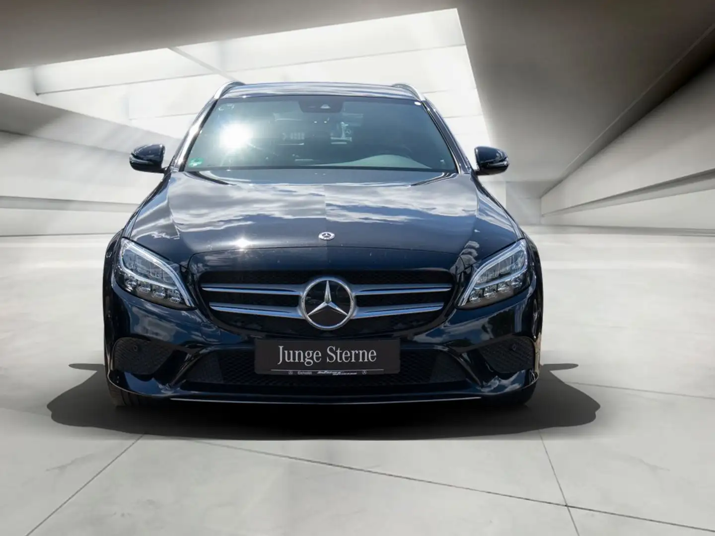 Mercedes-Benz C 180 T Avantgarde+AHK+Kam.+LED-High+Navi+Easy-P Negro - 2