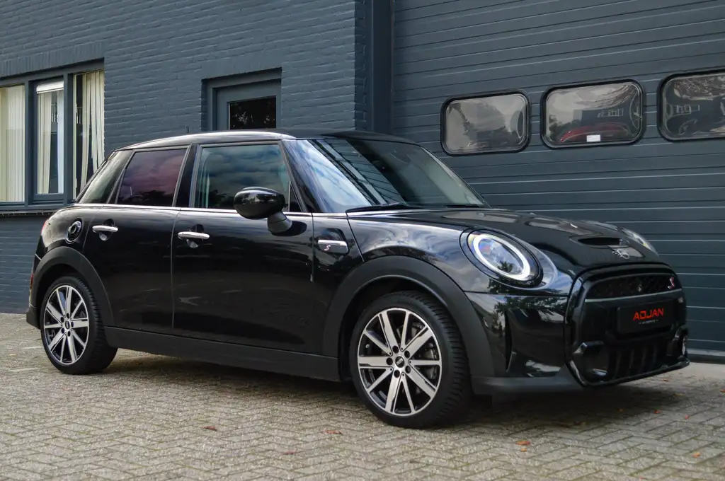 Mini Cooper S 2023 из Европы — купить под ключ