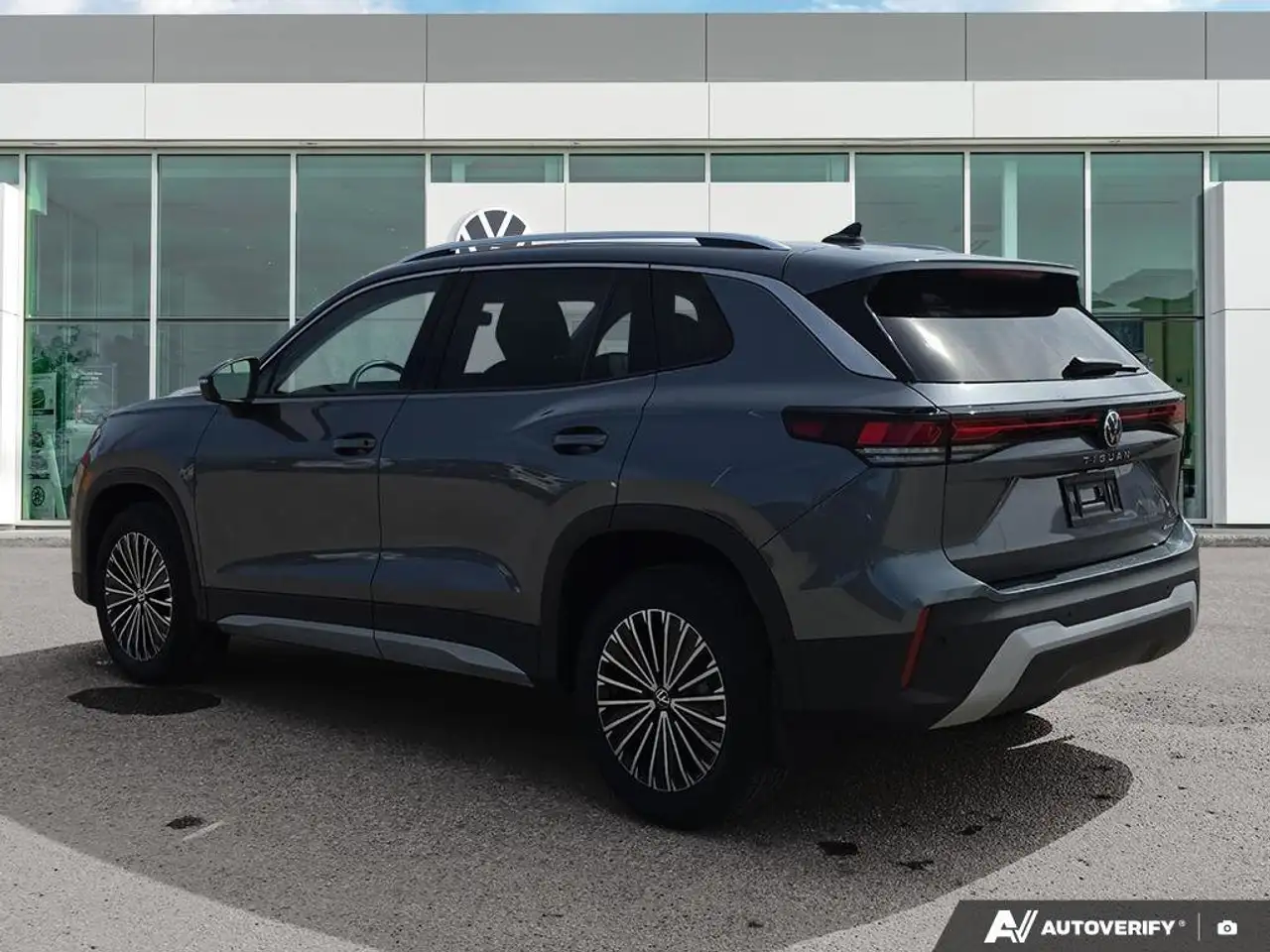 Volkswagen Tiguan снимка Volkswagen Tiguan