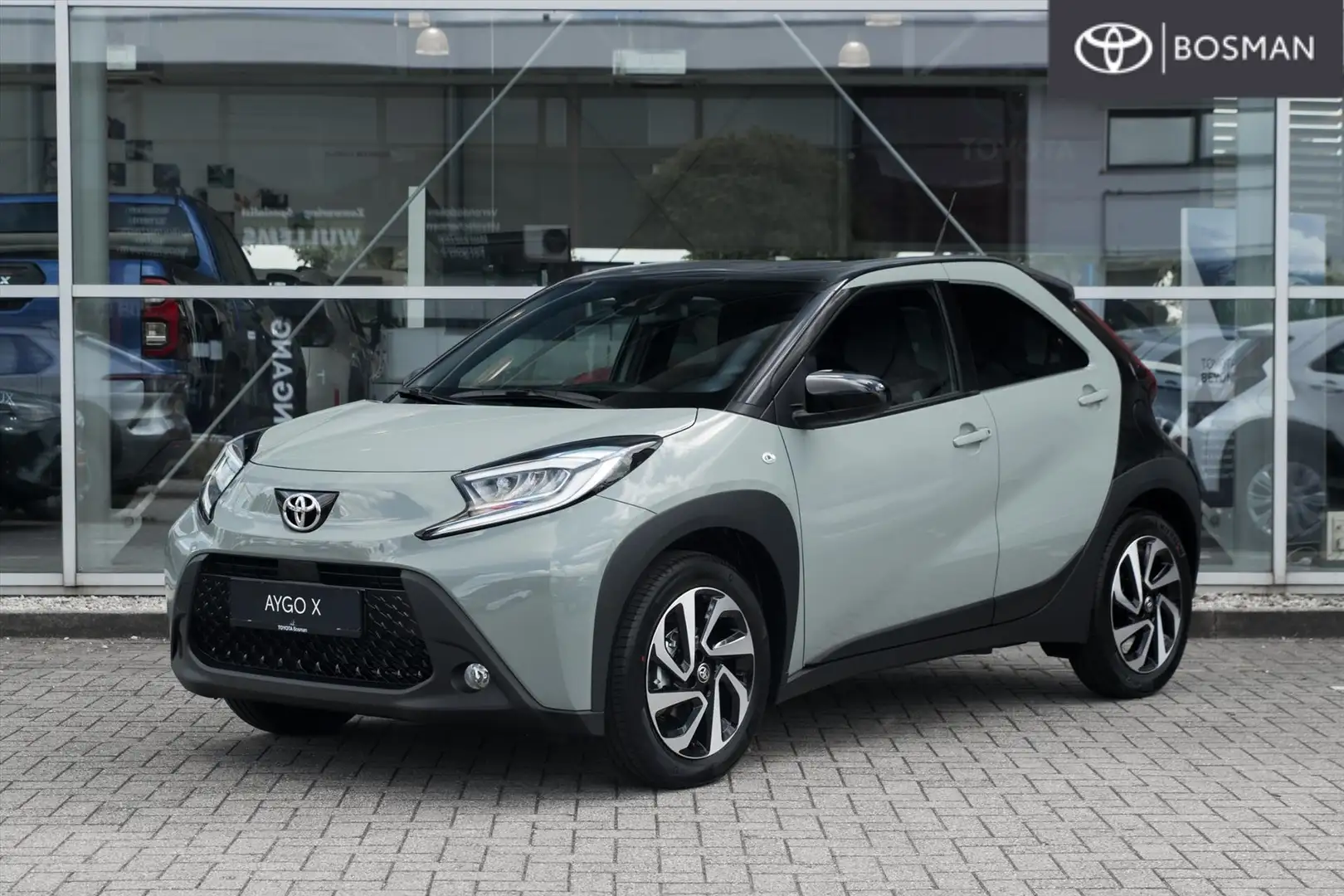 Toyota Aygo X 1.0 VVT-i MT 72pk Pulse Groen - 1