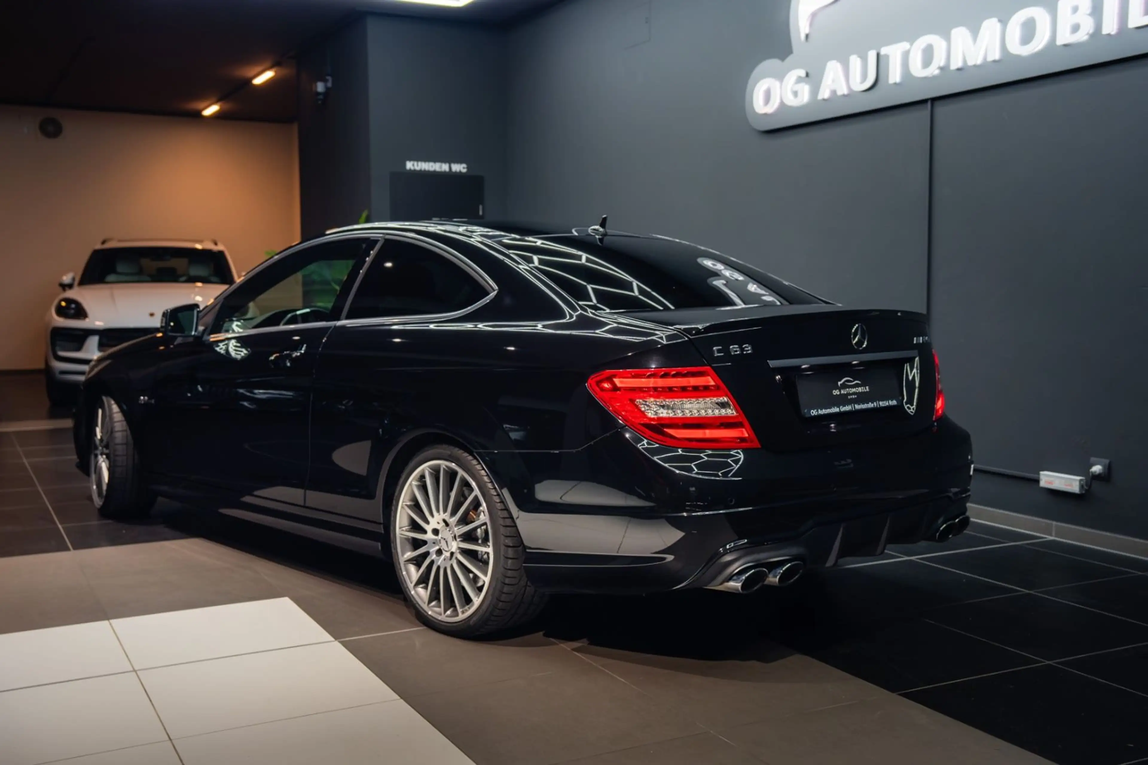 Mercedes-Benz C 63 AMG Coupe*H&K*PANO*LEDER*LED*MEMORY*DISTRON — photo 11