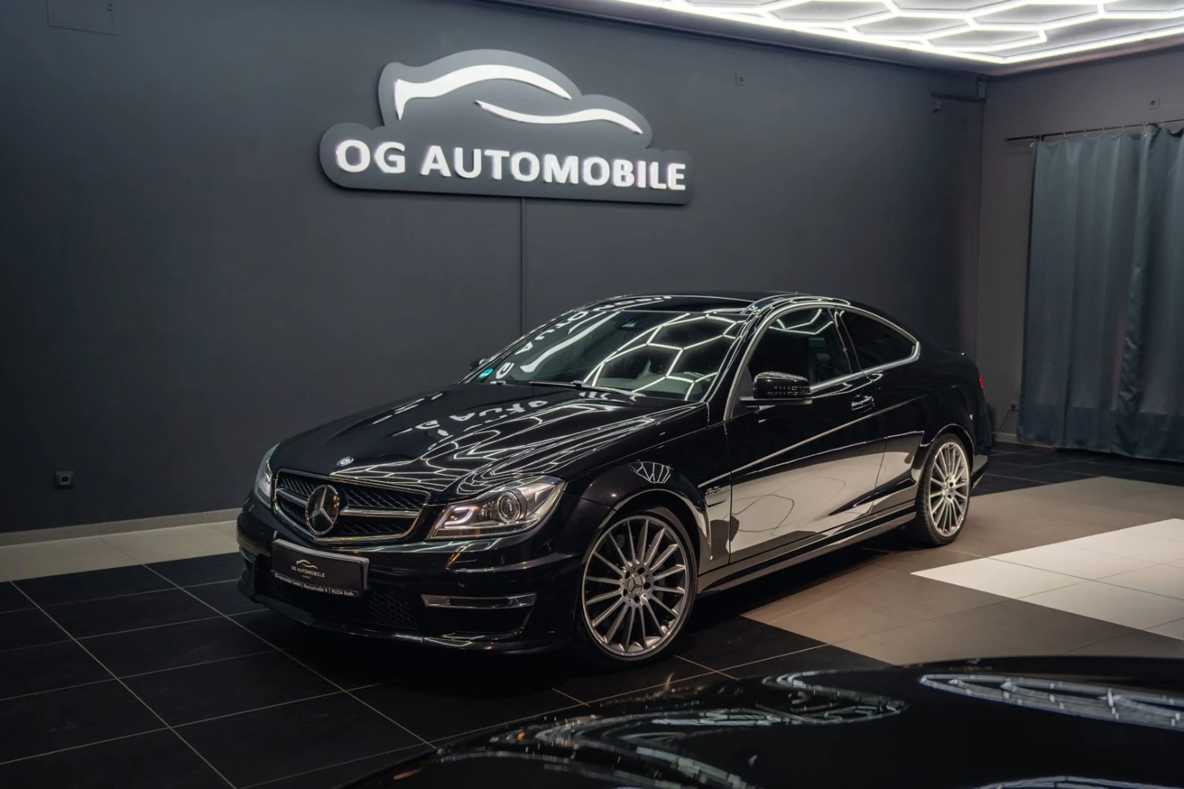 Mercedes-Benz C 63 AMG Coupe*H&K*PANO*LEDER*LED*MEMORY*DISTRON