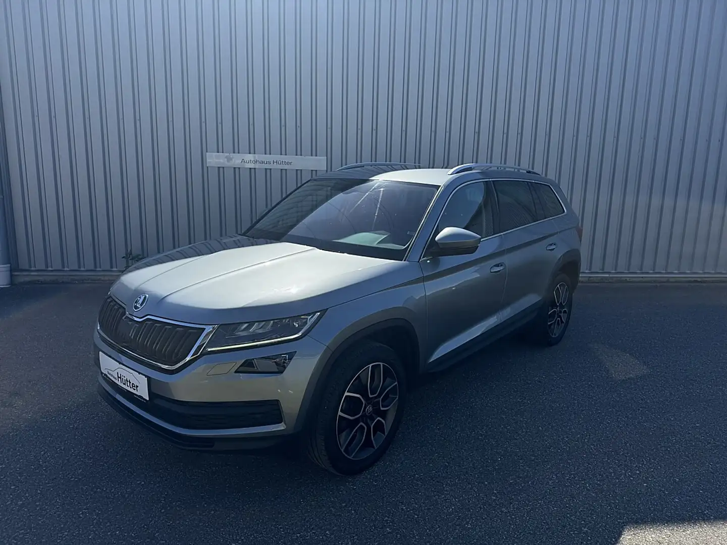 Skoda Kodiaq 7-Sitzer 2,0 TDI SCR 4x4 Style DSG Grau - 2