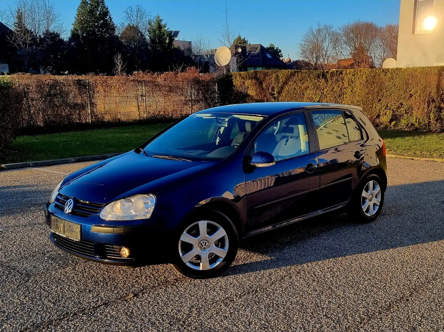 Volkswagen Golf V 1.4 Trendline //Sitzheizung//Tempomat//Pickerl// Blau - 1