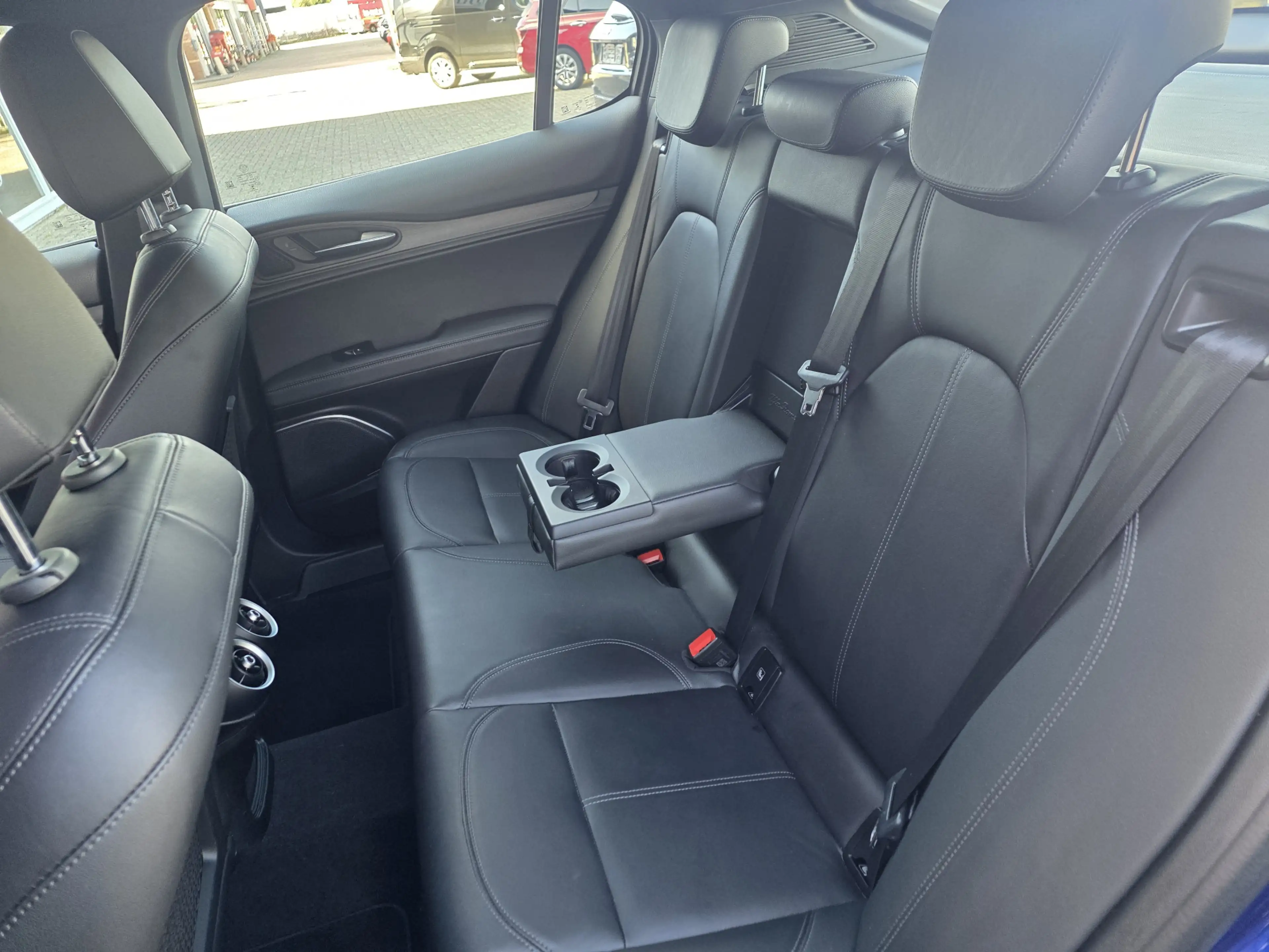 Alfa Romeo Stelvio 2.0 T AWD Ti 19'' Lm velgen | Apple/Android Carpla — photo 12