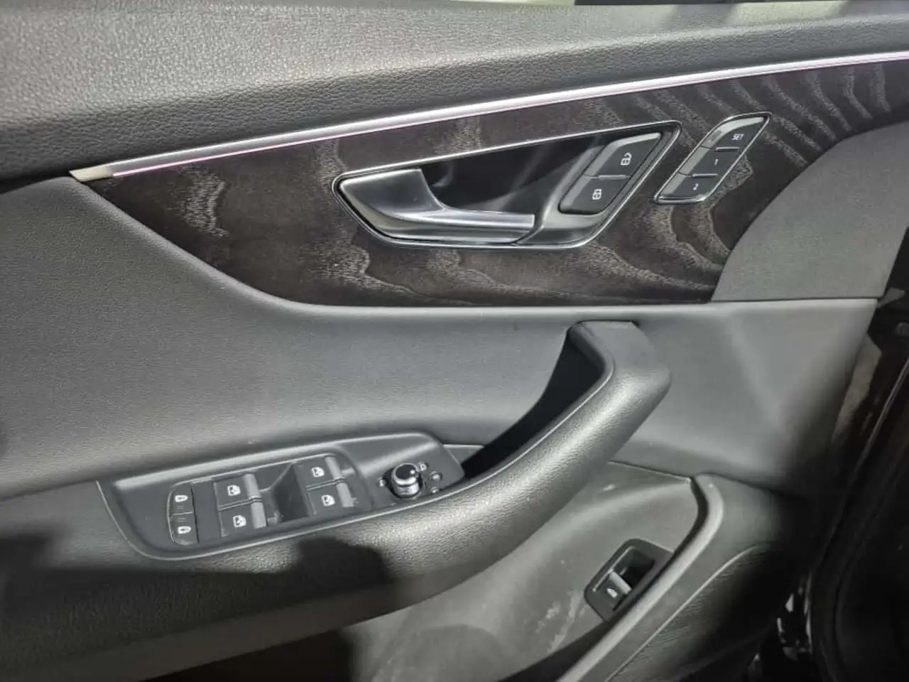 Audi Q7 снимка Audi Q7
