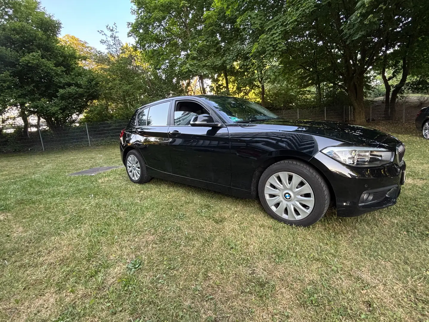 BMW 116 116d EfficientDynamics Edition Schwarz - 1