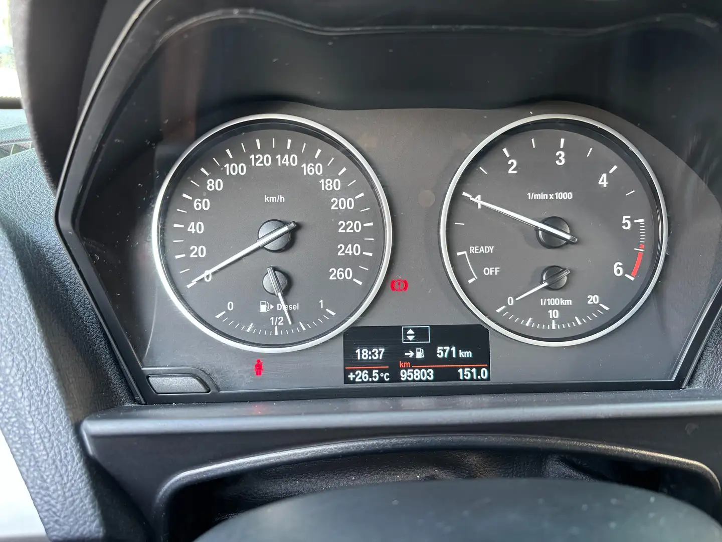 BMW 116 116d EfficientDynamics Edition Schwarz - 2