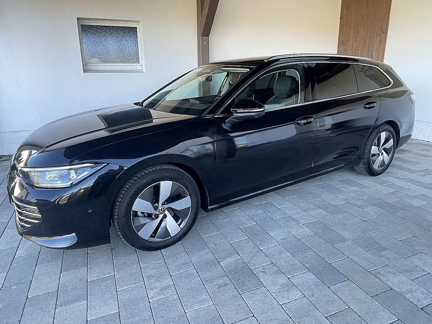 Volkswagen Passat Variant 2.0 TDI SCR Elegance DSG-IQ LED-AHV-ACC-SIDEASS... Schwarz - 2