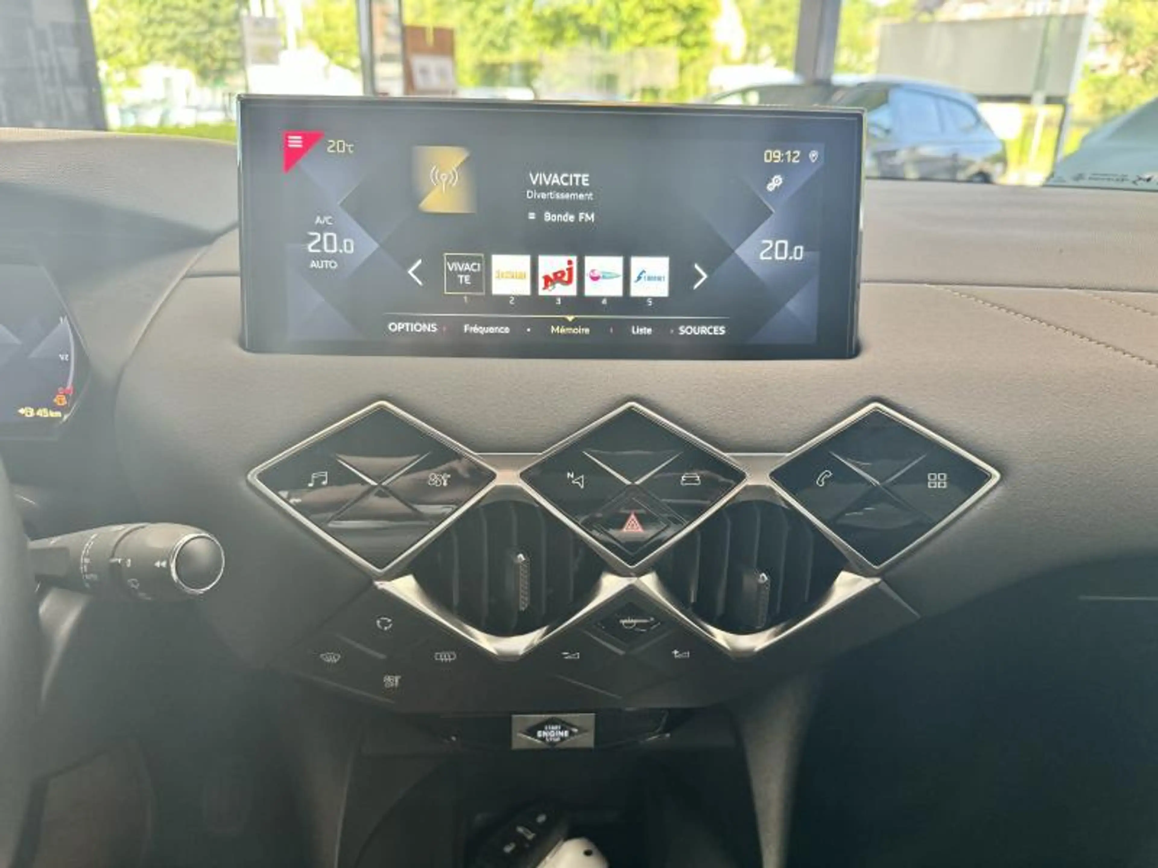 DS Automobiles DS 3 Crossback Bastille - Camera - Carplay — photo 13