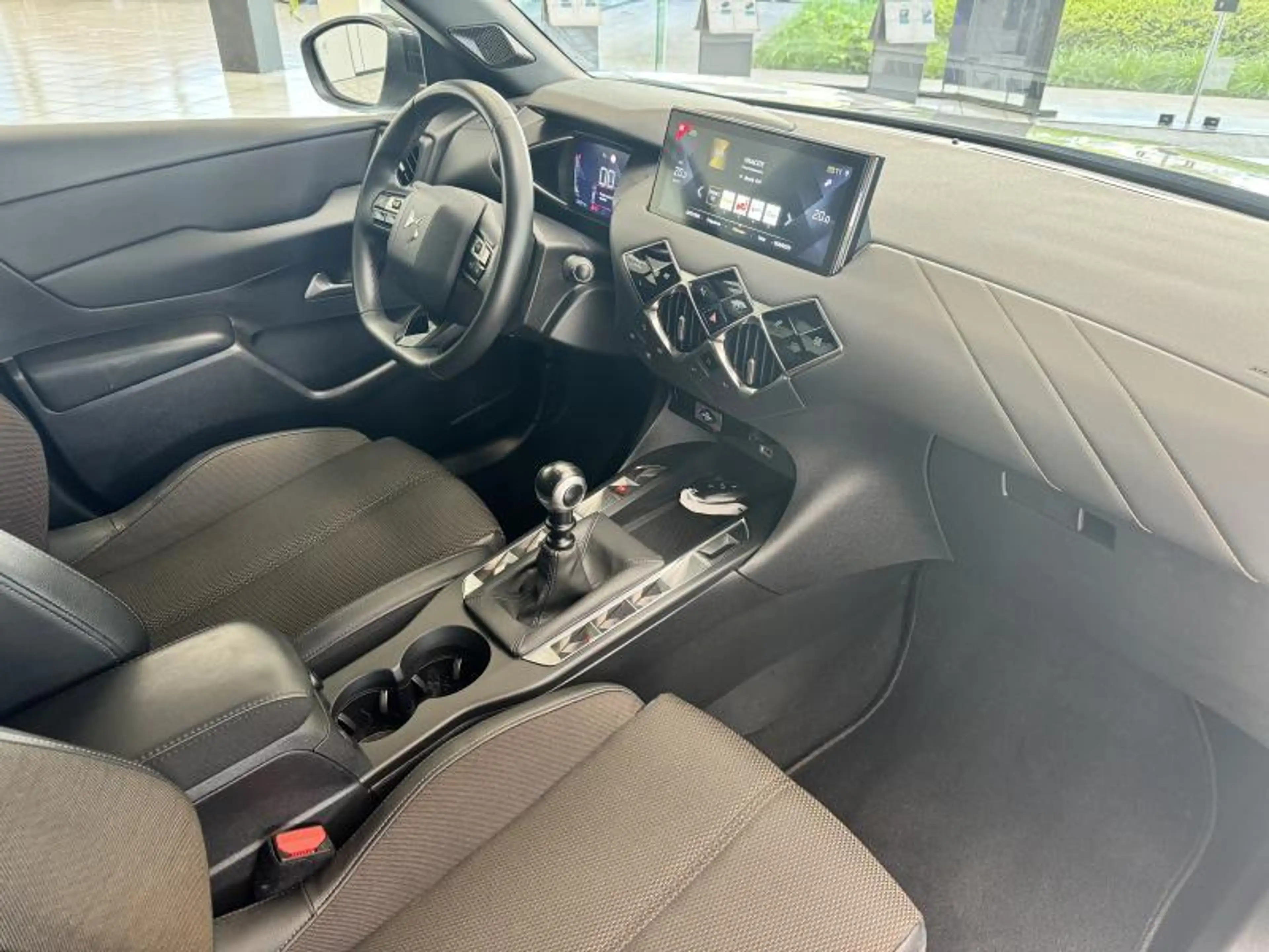 DS Automobiles DS 3 Crossback Bastille - Camera - Carplay — photo 9