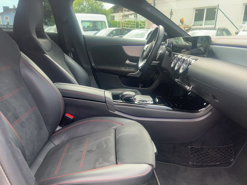 Mercedes-Benz CLA 180 d Shooting Brake AMG Line *KeyGo*PTS*Shz* — photo 6