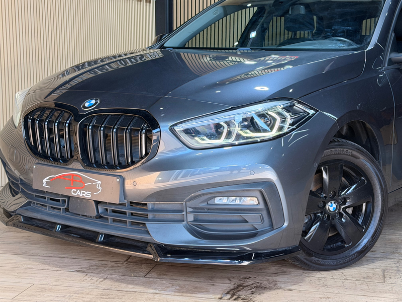 BMW 118 i * GARANTIE 12 MOIS * LOOK M SPORT * 1ER PROP * — photo 3