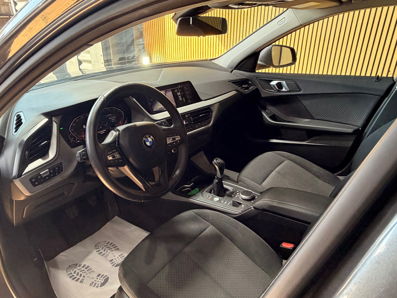 BMW 118 i * GARANTIE 12 MOIS * LOOK M SPORT * 1ER PROP * — photo 15