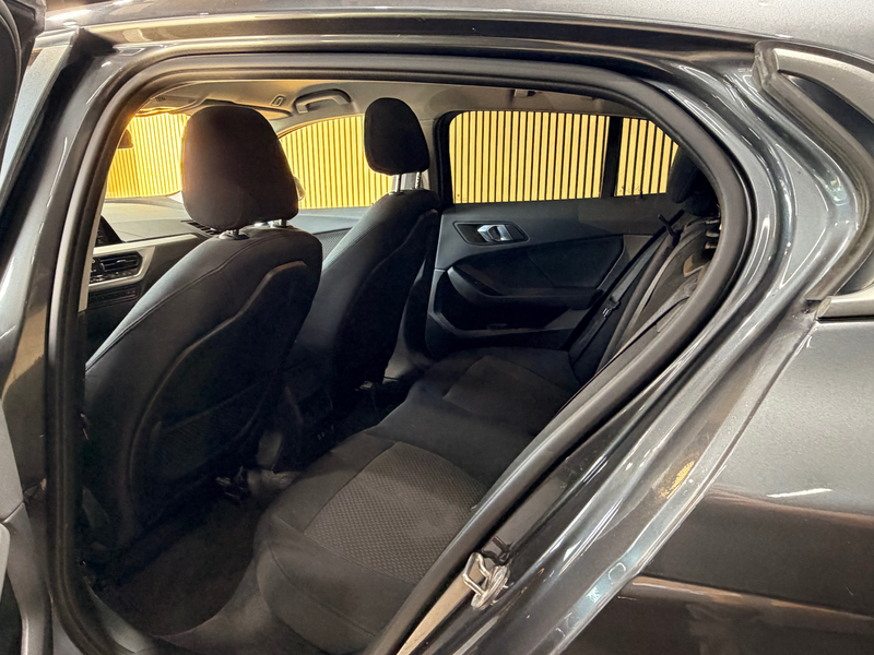BMW 118 i * GARANTIE 12 MOIS * LOOK M SPORT * 1ER PROP * — photo 11