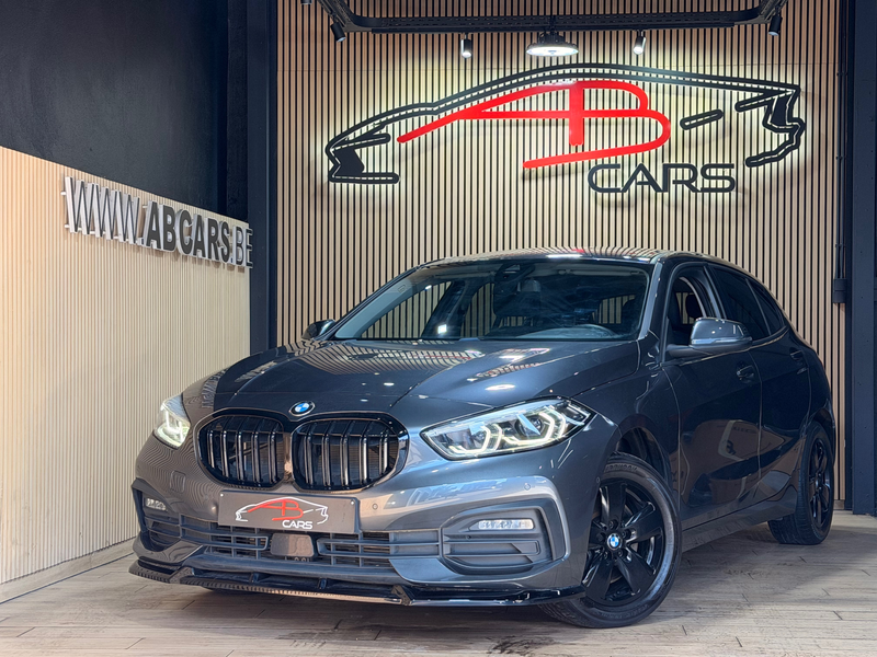 BMW 118 i * GARANTIE 12 MOIS * LOOK M SPORT * 1ER PROP *