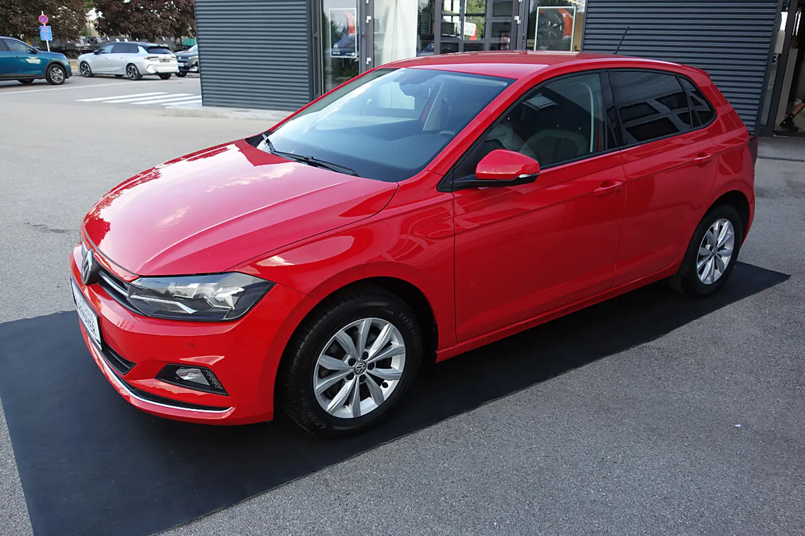 Volkswagen Polo 1.6 TDI Highline Rot - 1
