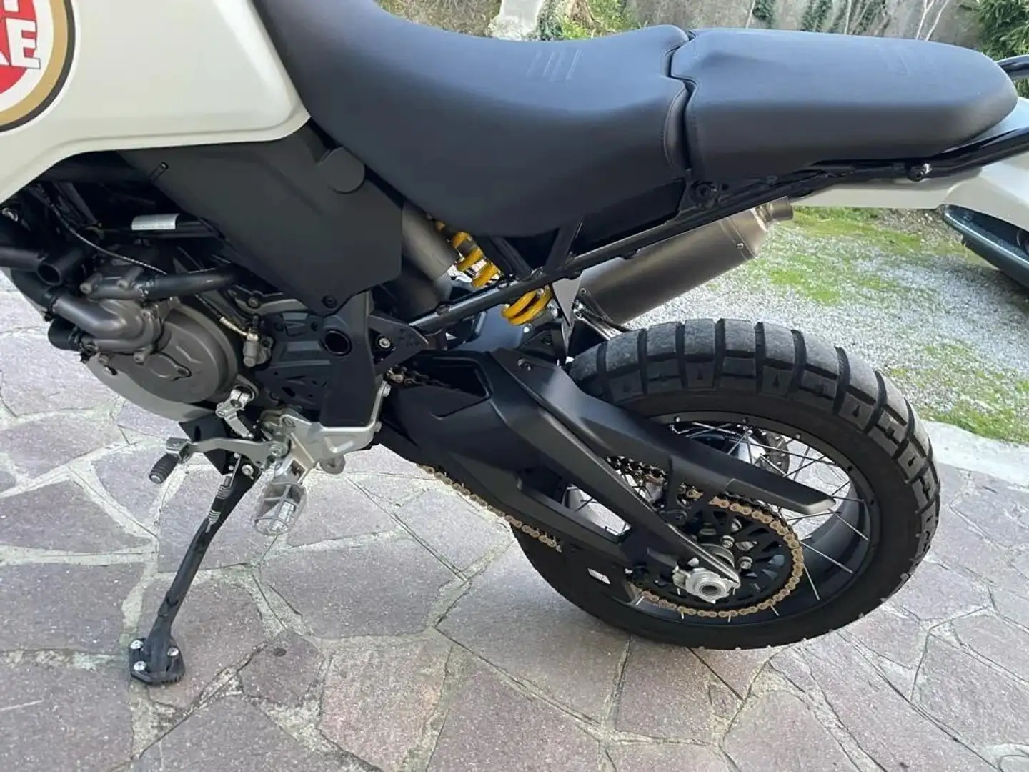 Ducati DesertX Weiß - 2