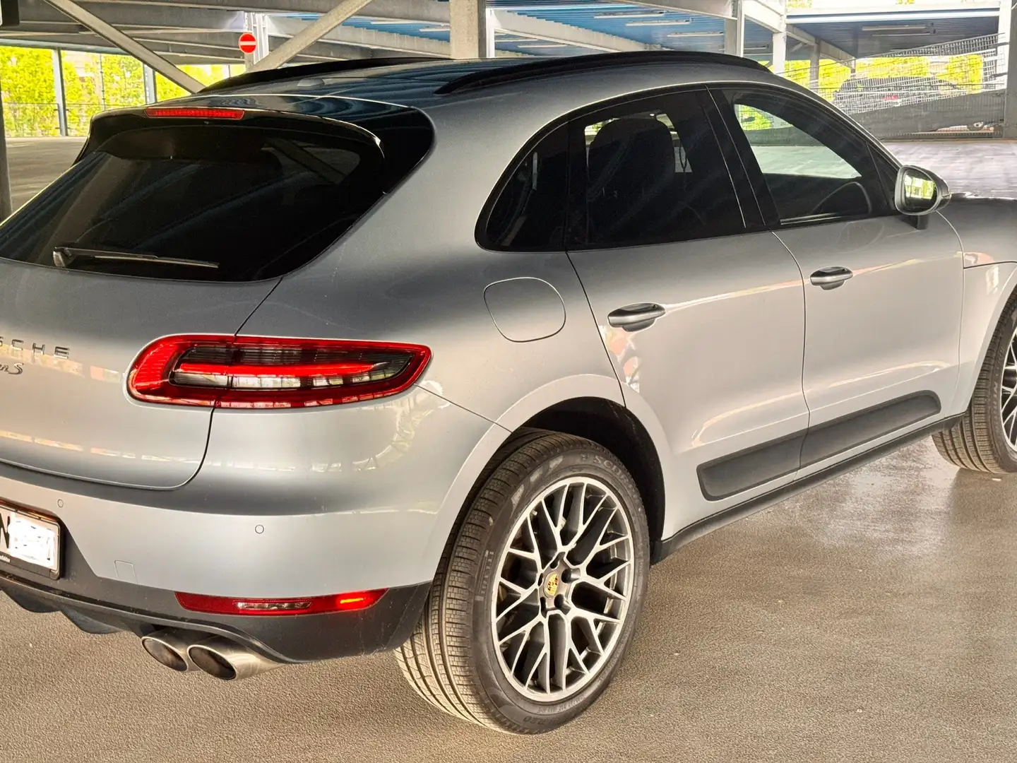 Porsche Macan S Grau - 2