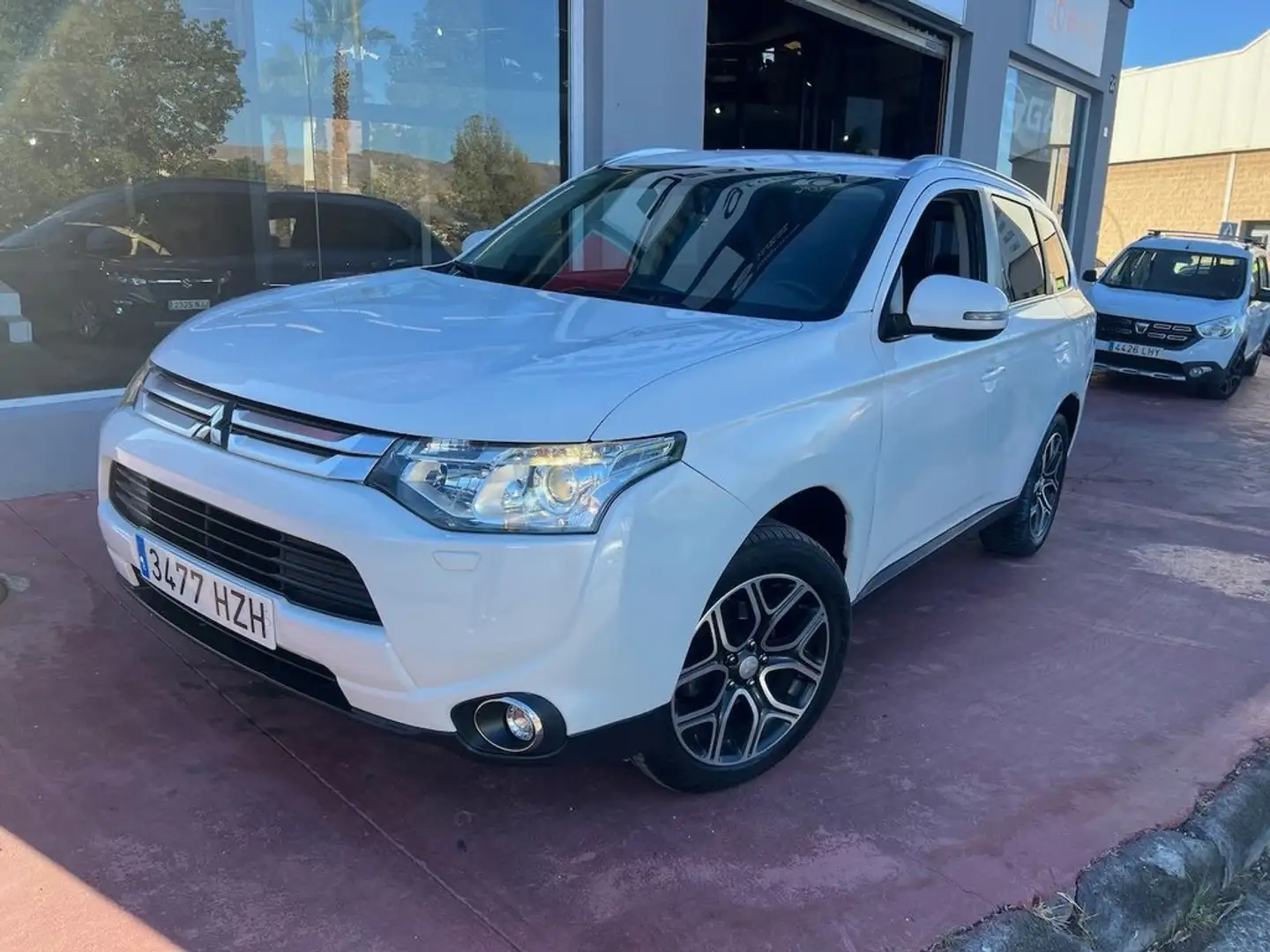 Mitsubishi Outlander 220DI-D Motion 4WD Blanco - 2