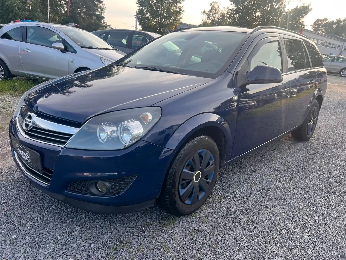 Opel Astra Caravan 1.7 CDTI Edition 111 Jahre  Tüv 26 Blau - 1