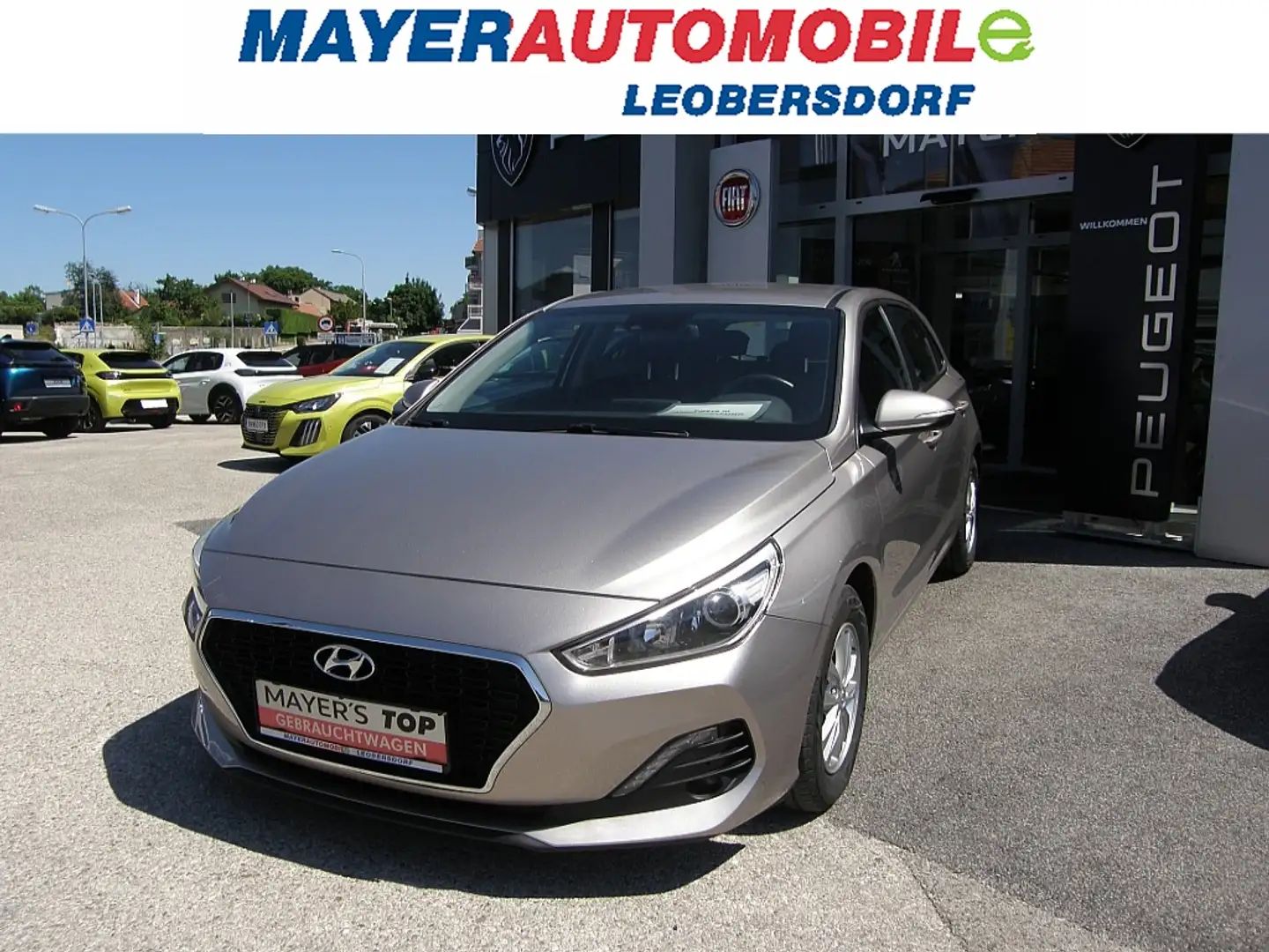 Hyundai i30 1,6 CRDi Level 3 Blanc - 1