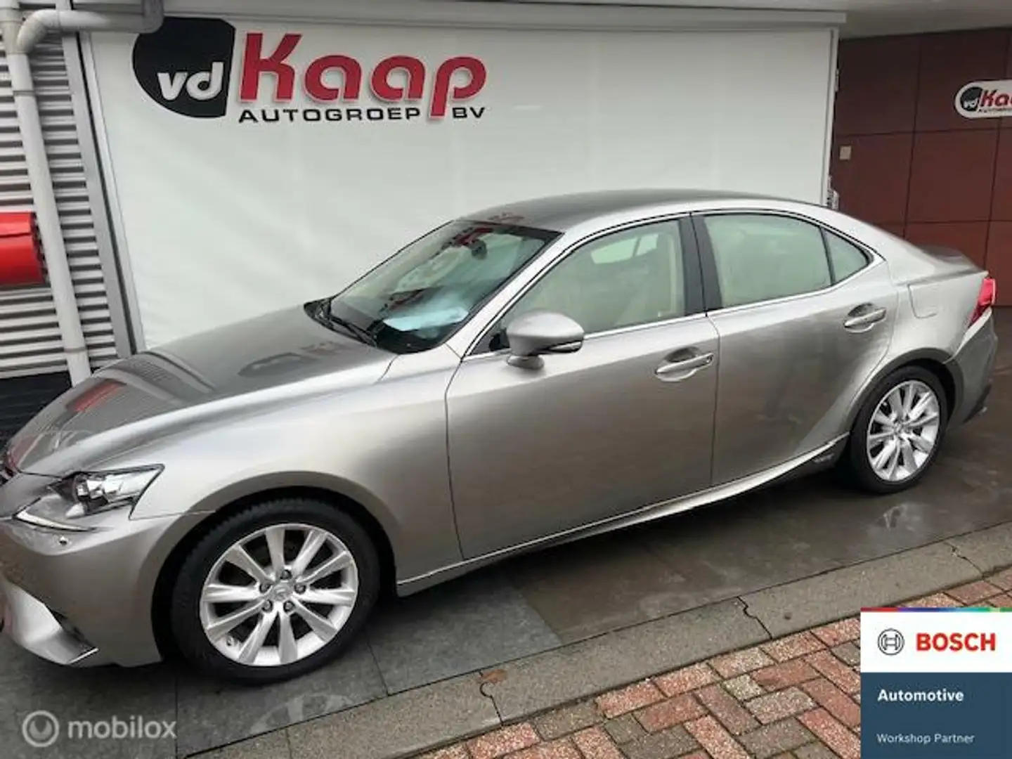 Lexus IS 300 300h First Edition Grau - 2