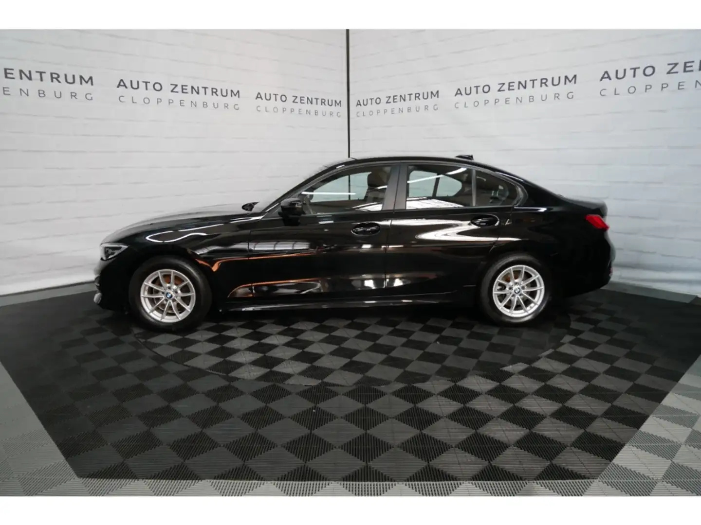 BMW 318 d EU6d-T LED+Navi+Kamera+PDC+Klimatronik Zwart - 2