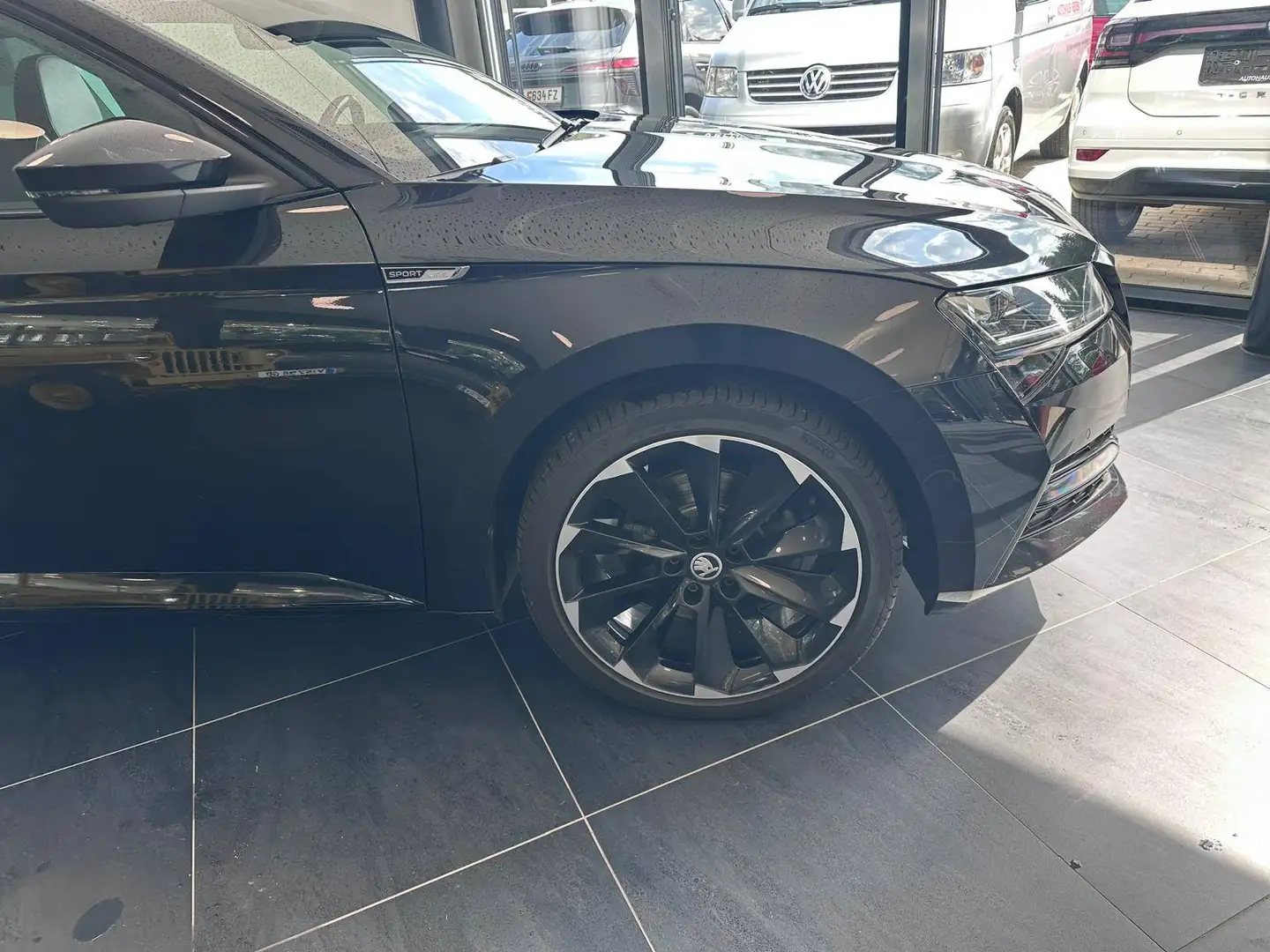 Skoda Superb Sportline iV Schwarz - 2