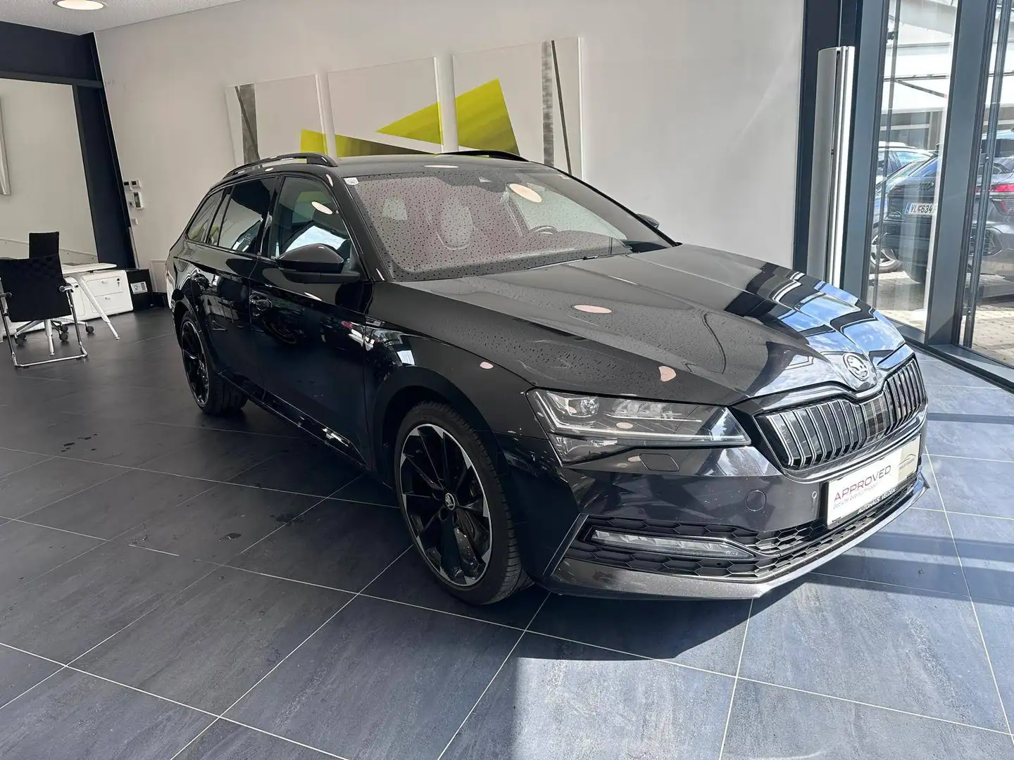 Skoda Superb Sportline iV Schwarz - 1