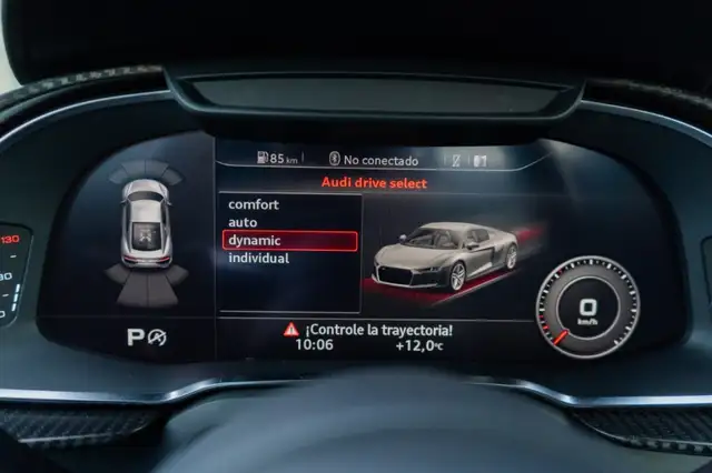 Audi R8 view 12