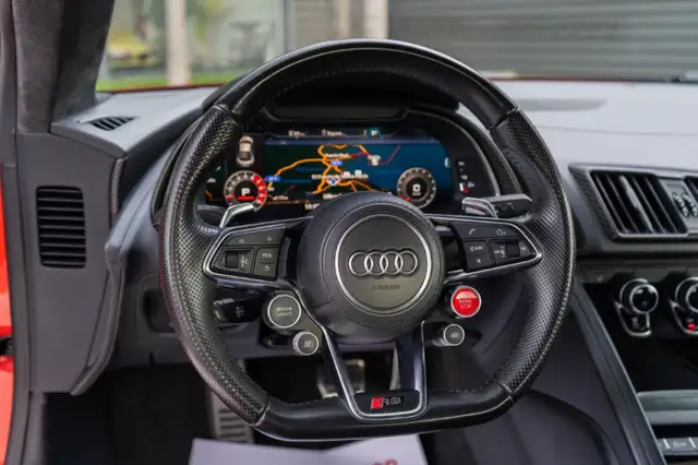 Audi R8 view 8