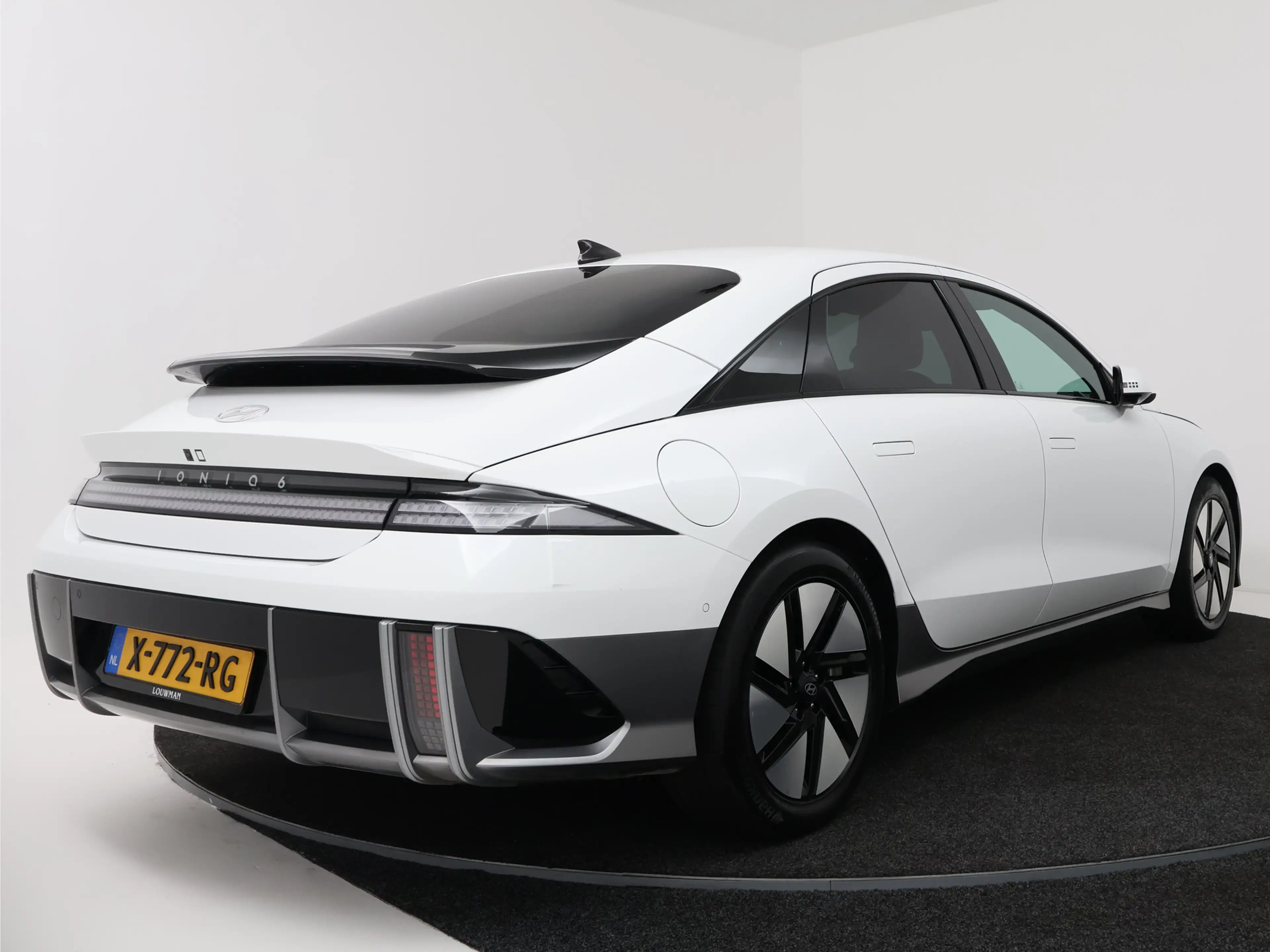 Hyundai IONIQ 6 Lounge 77.4 kWh — photo 2