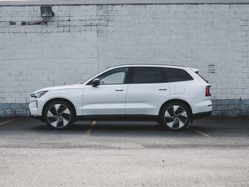 Twin Motor Performance AWD 7-Seater Ultra