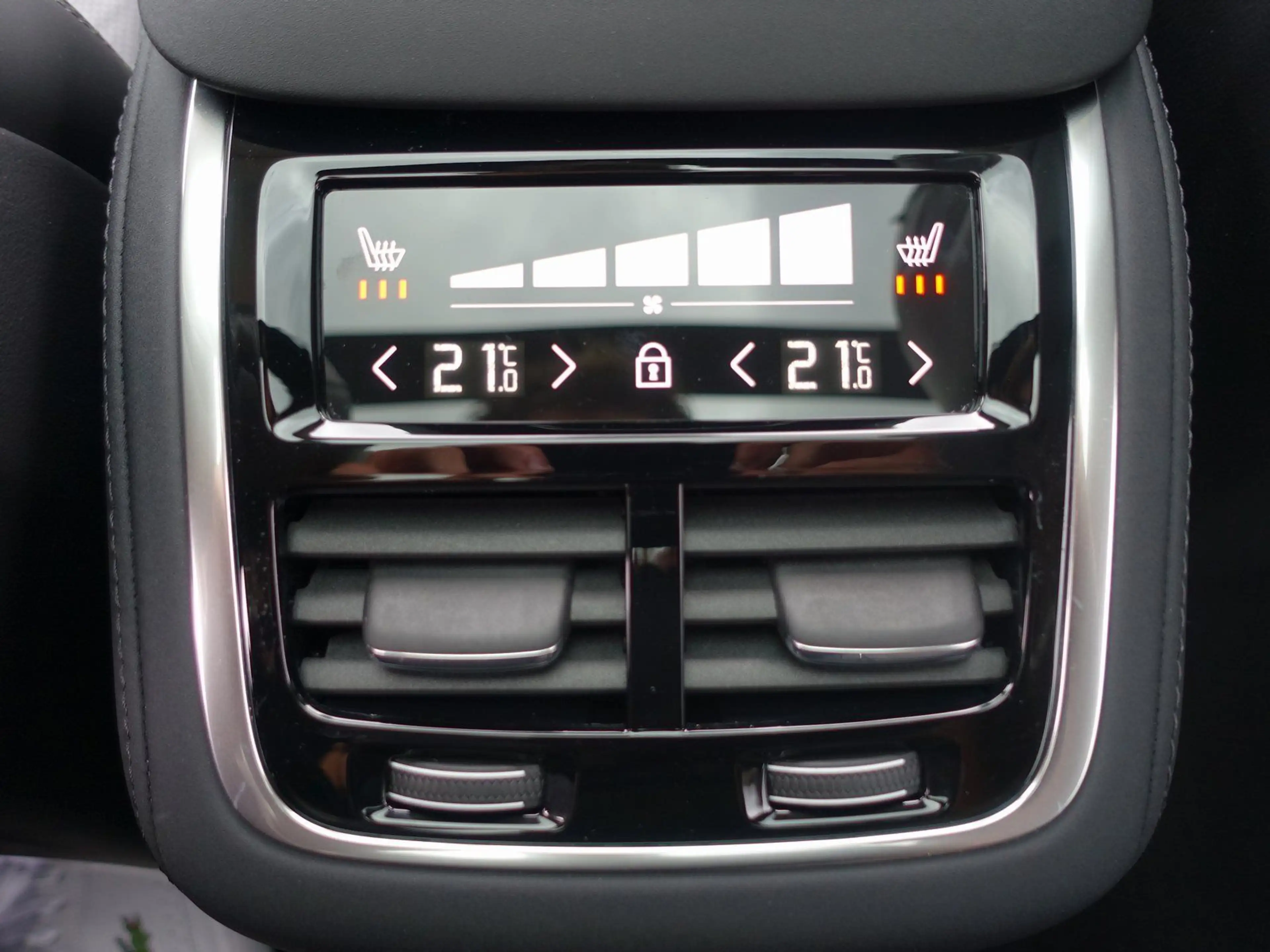Volvo XC90 Ultra T8 AWD Plug-in/B&W/HUD/AHK/PANO/FourC — photo 14